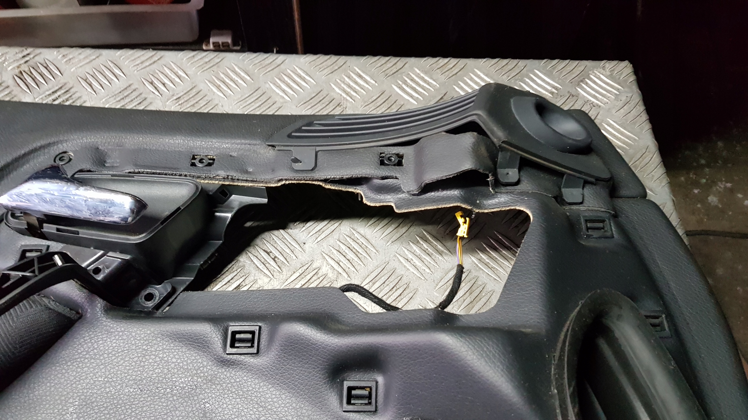 MERCEDES W220 upholstery left front side a2207200170