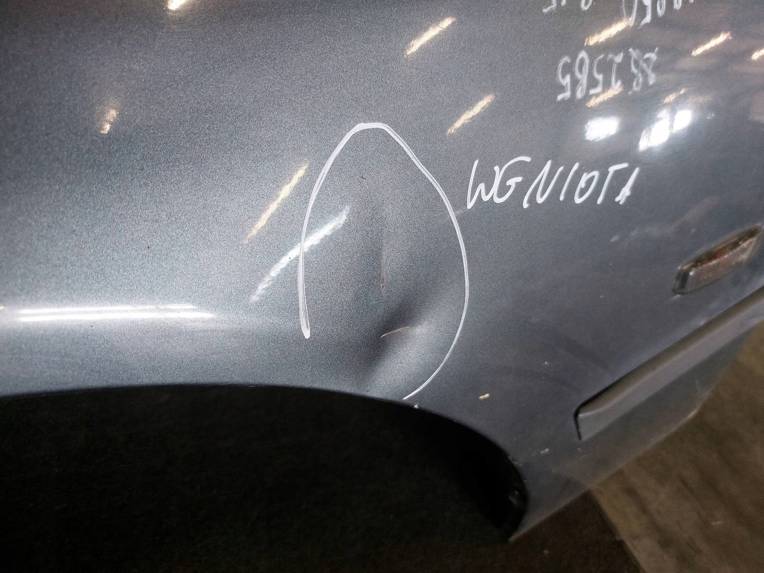 BŁOTNIK LEWY PRZÓD BMW E39 397/7 ANTHRAZIT METALLIC Producent części Inny