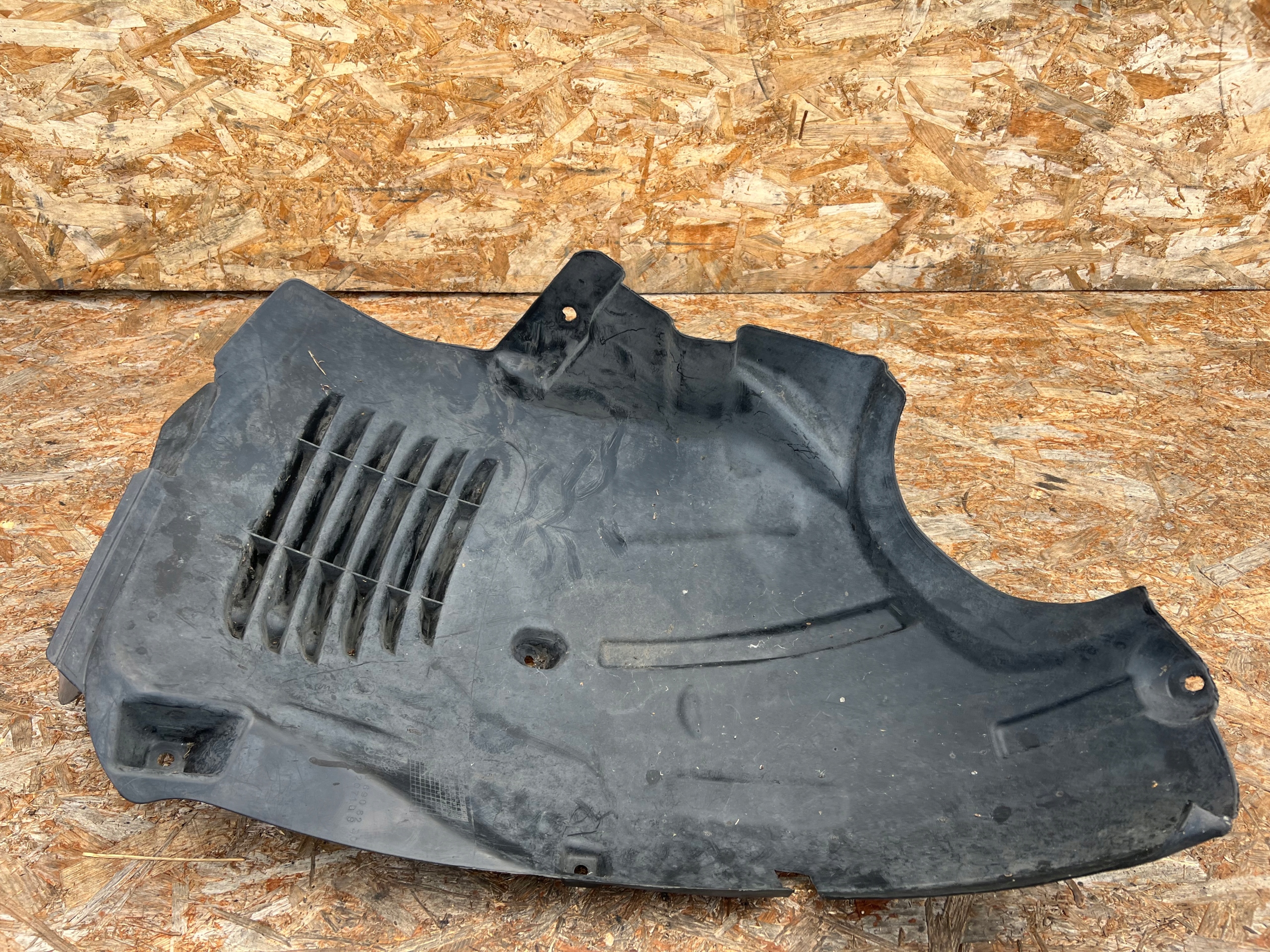 mudguard front front right MERCEDES E-KLASA W212