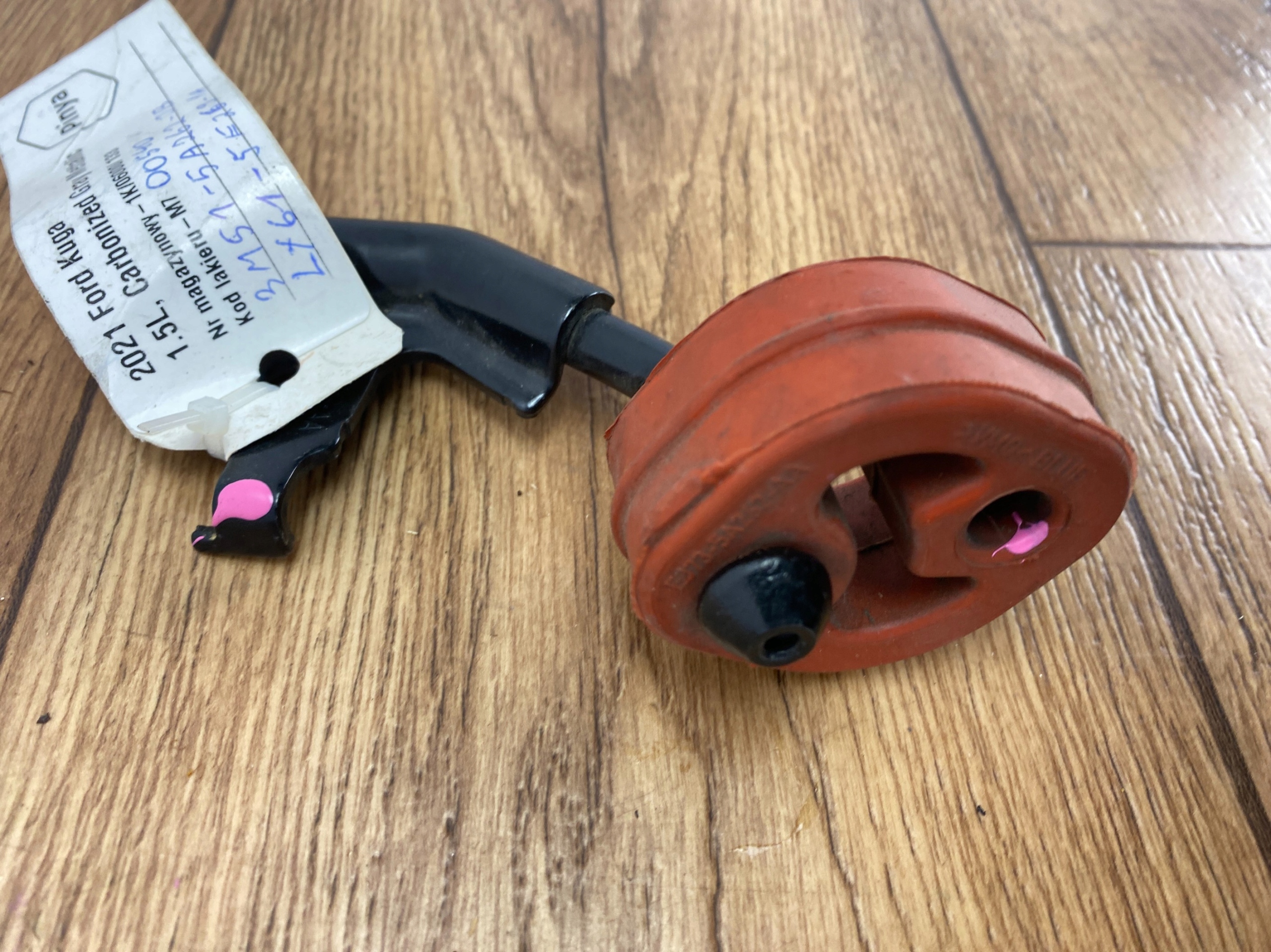Support tlumika Poignée Pneus Ford Kuga MK3 2020+