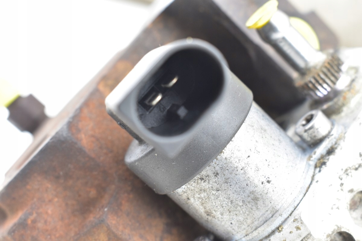 injection pump BMW E46 E87 E83 X3 E60 2.0D N47 7798333 0445010146
