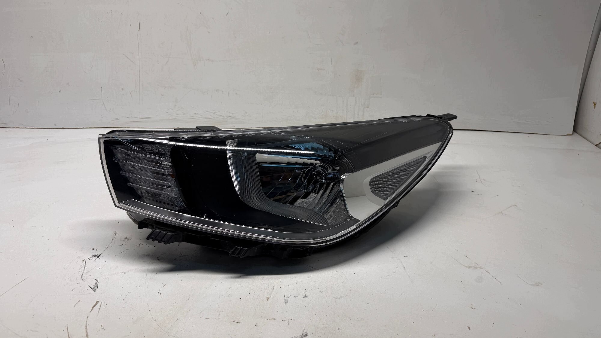 KIA RIO IV V light left left front front 17-24 EUROPA