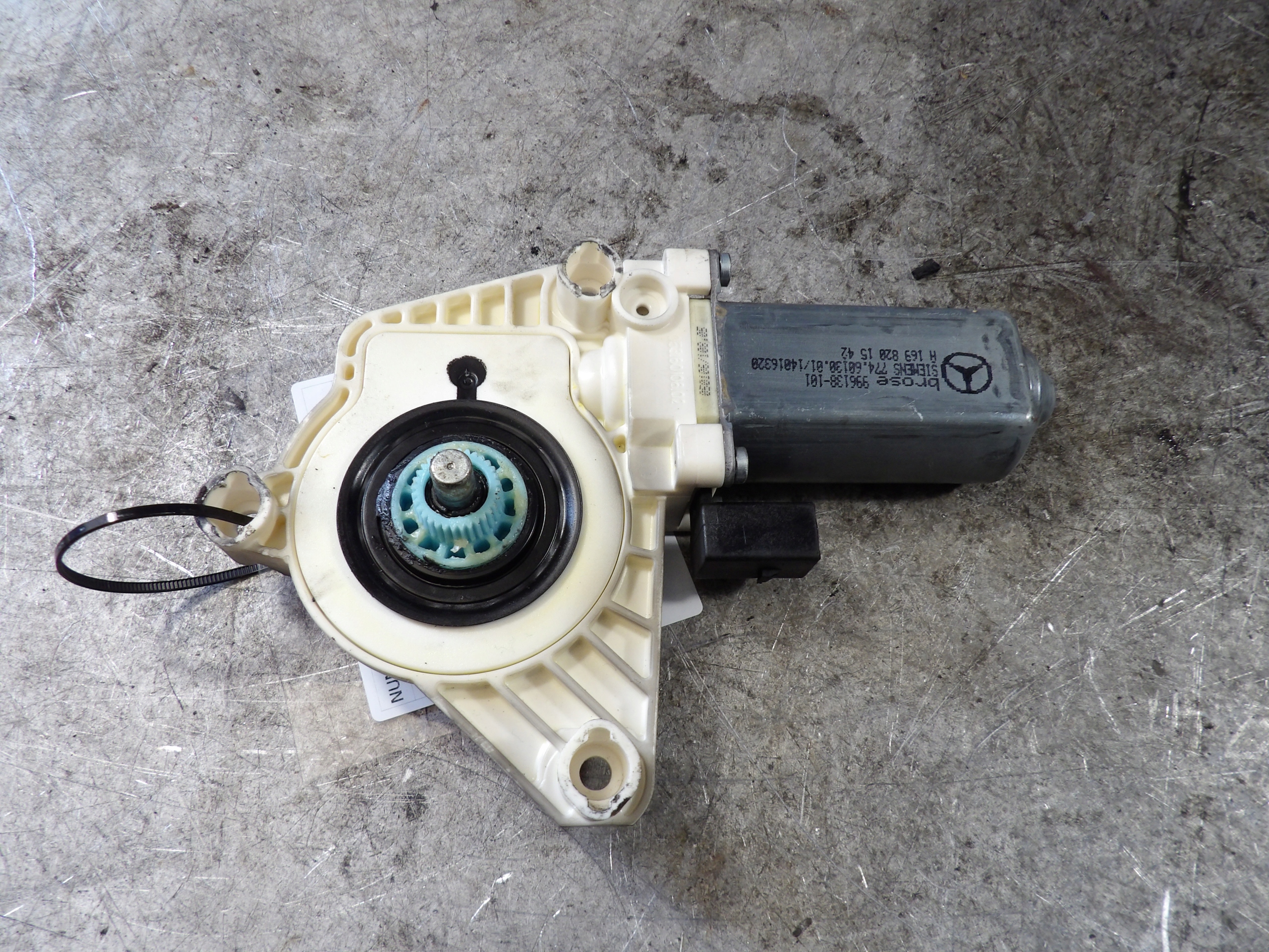 Mercedes W245 mini motor windows left front 997138-101 1698201542
