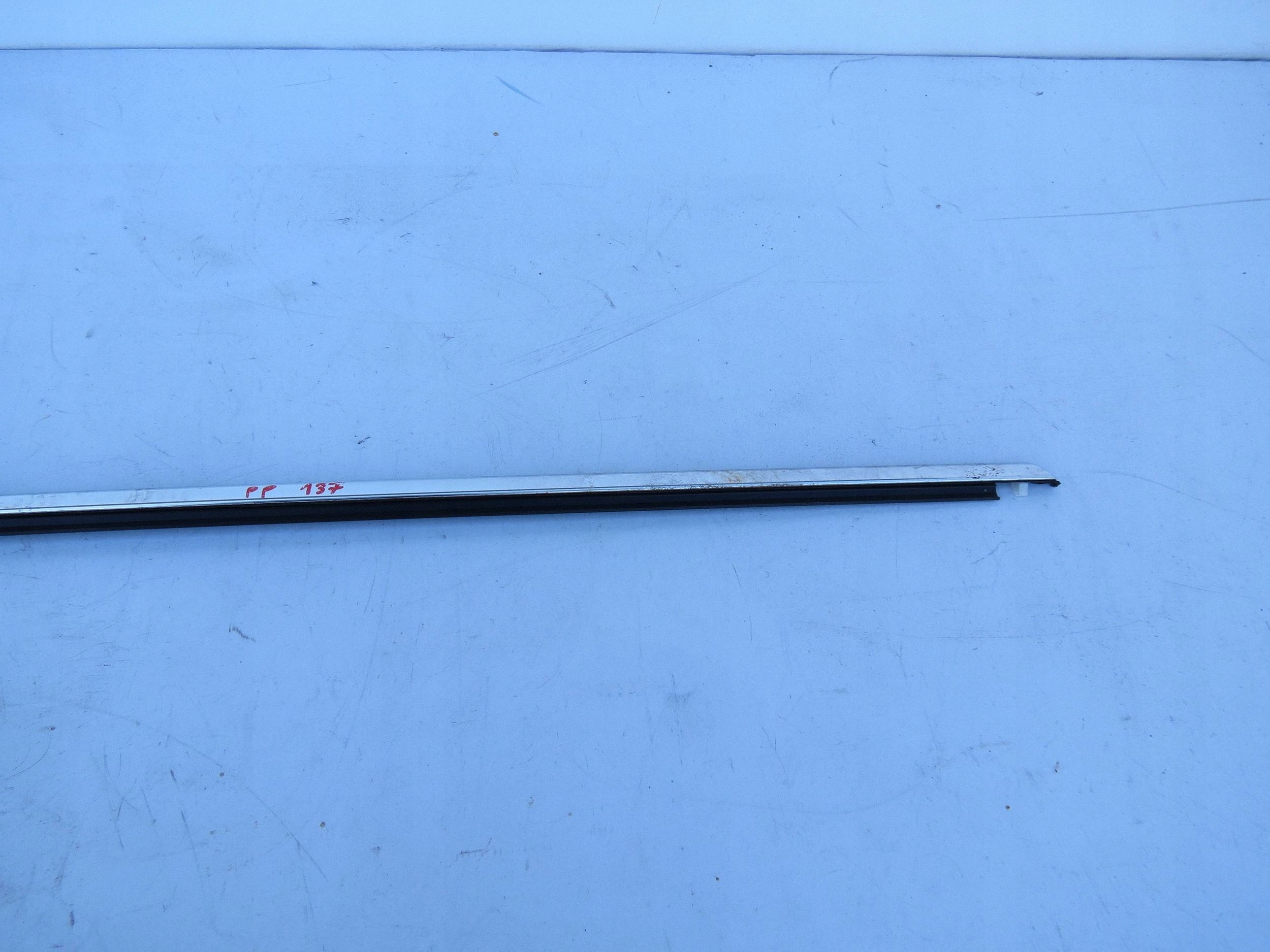 LISTWEA dust CHROM right front VOLVO S90 V90 31848055
