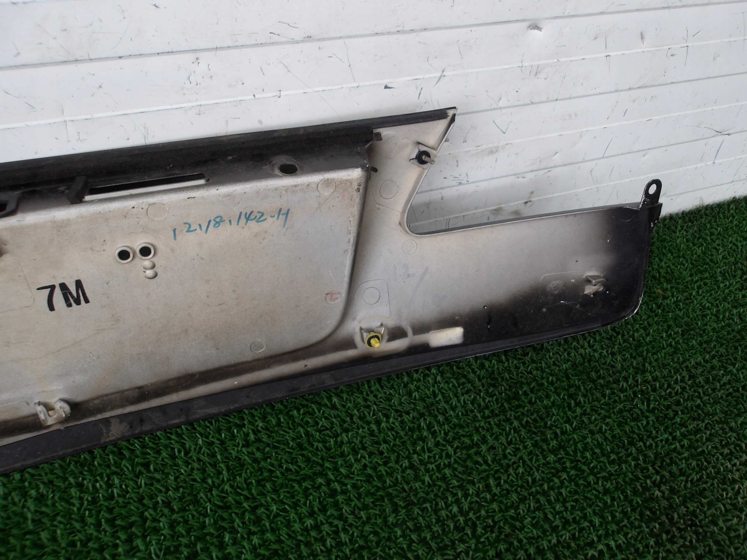 LEXUS II IS250 05-13 cap moulding bonnet rear part OE