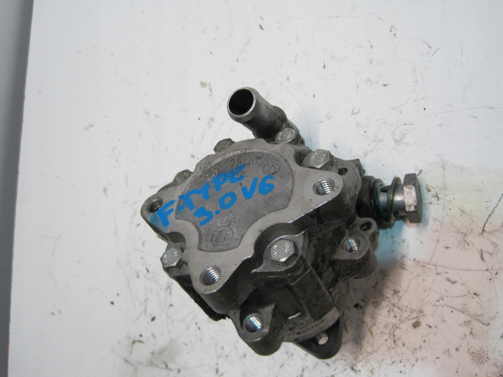 servo pump JAGUAR F-TYPE 3,0 V6 7692955236