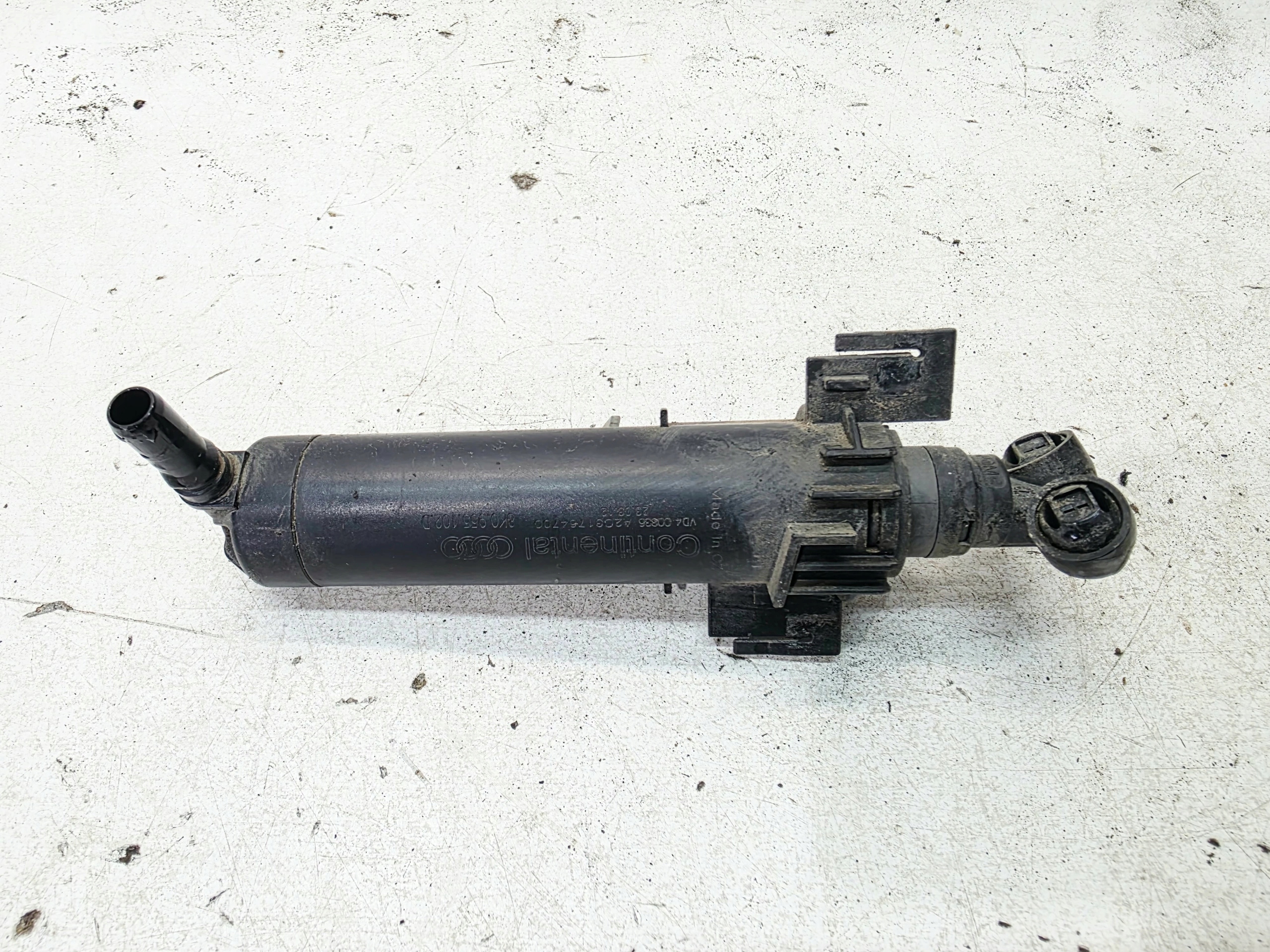 washer REFLEKTORA right AUDI A4 B8 LIFT 8K0955102D