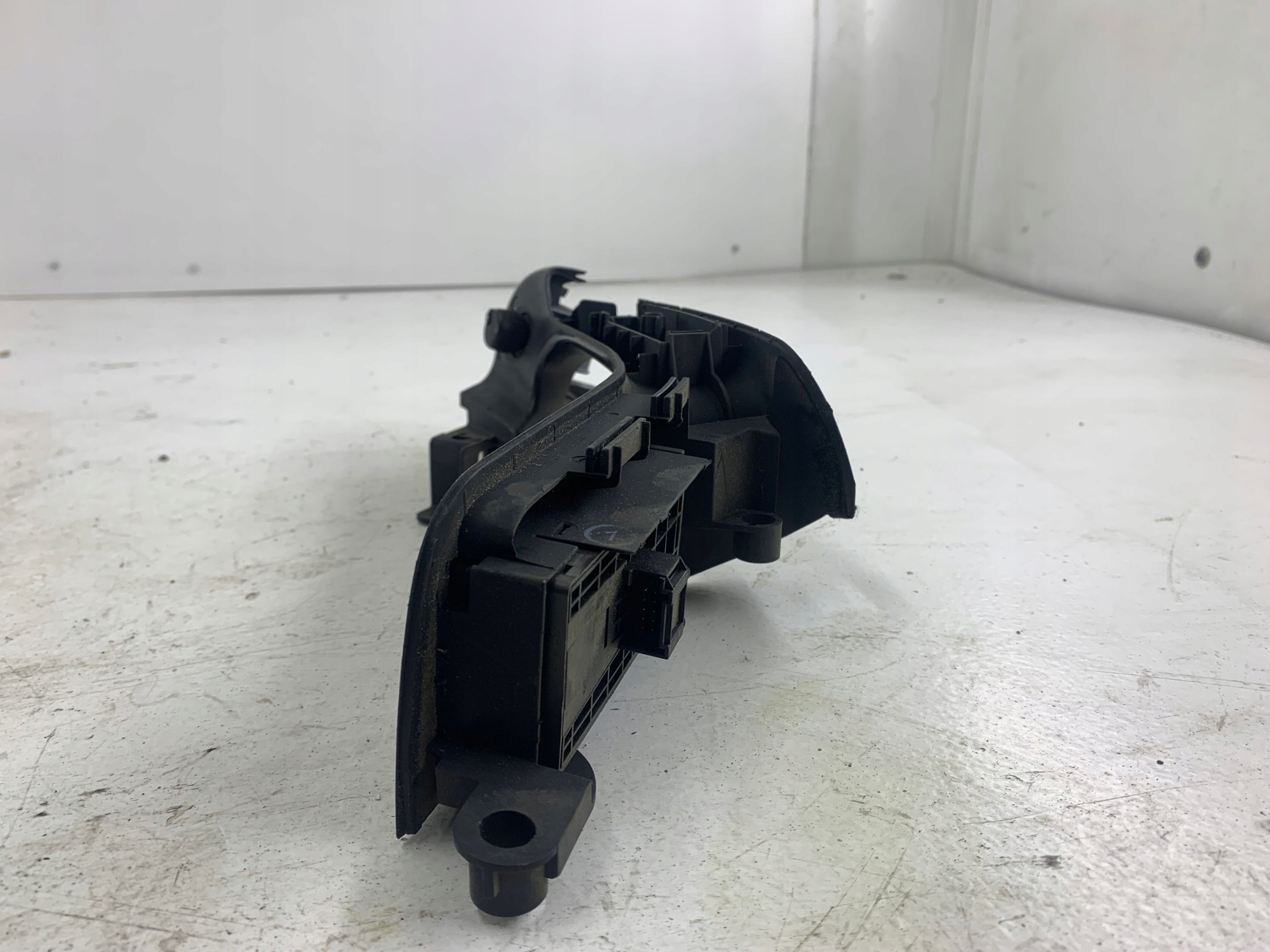 AUDI A6 C6 PANEL of the window left front handle