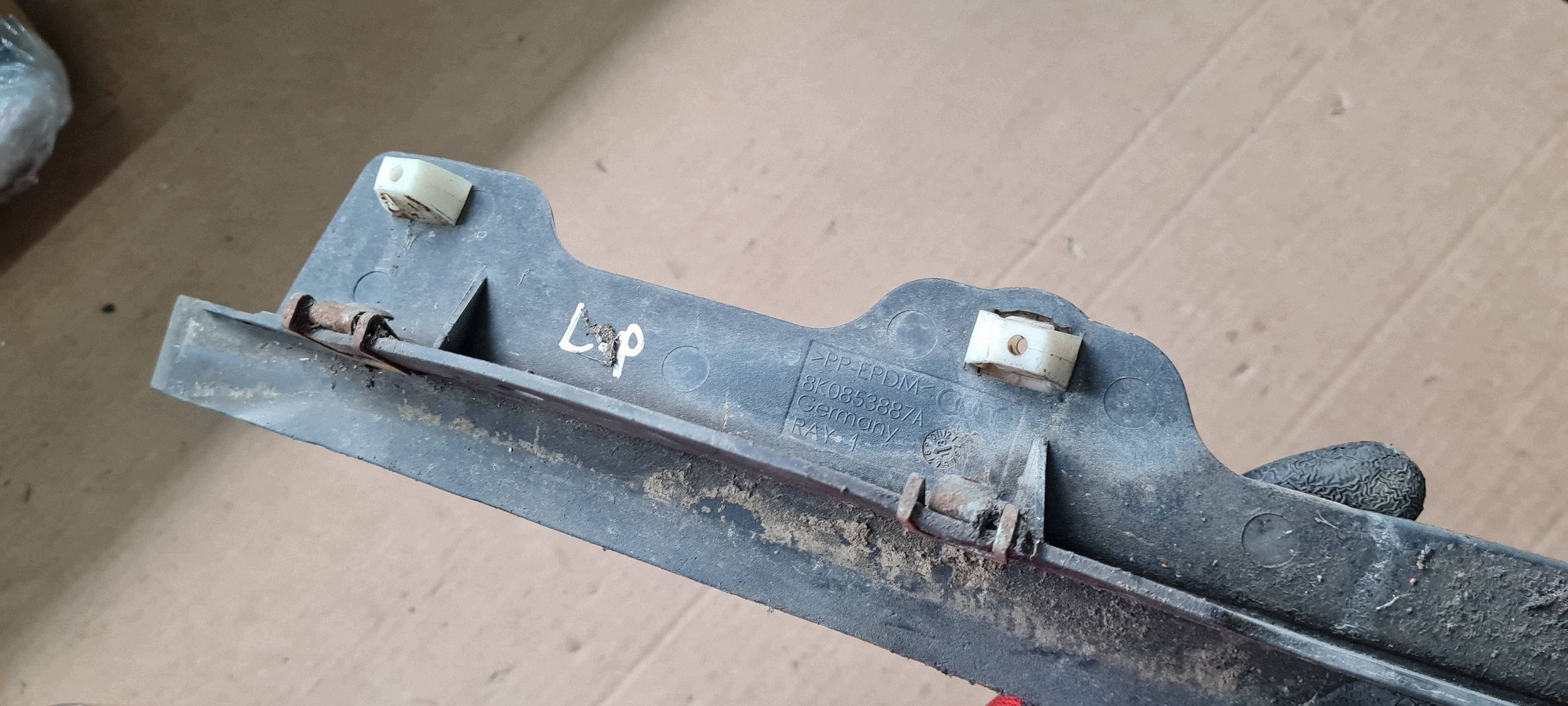 A4 B8 S4 LIFT SPOILER mudguard flap NADKOLA left front 8K0853887A