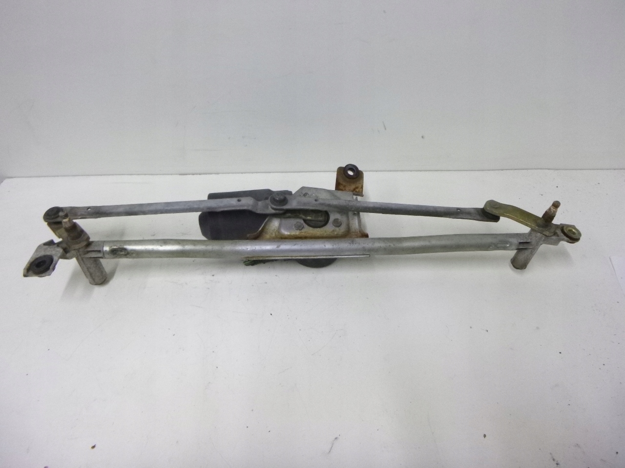 wiper mechanism front Daihatsu Sirion 2001r.