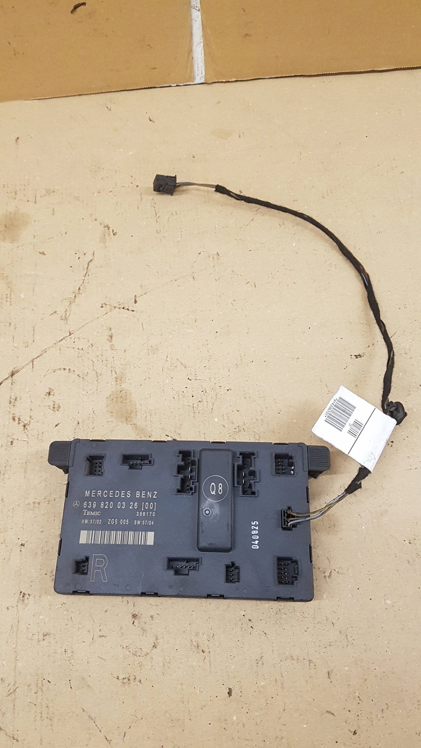 module control unit door right front MERCEDES-BENZ VITO W639 6398200326