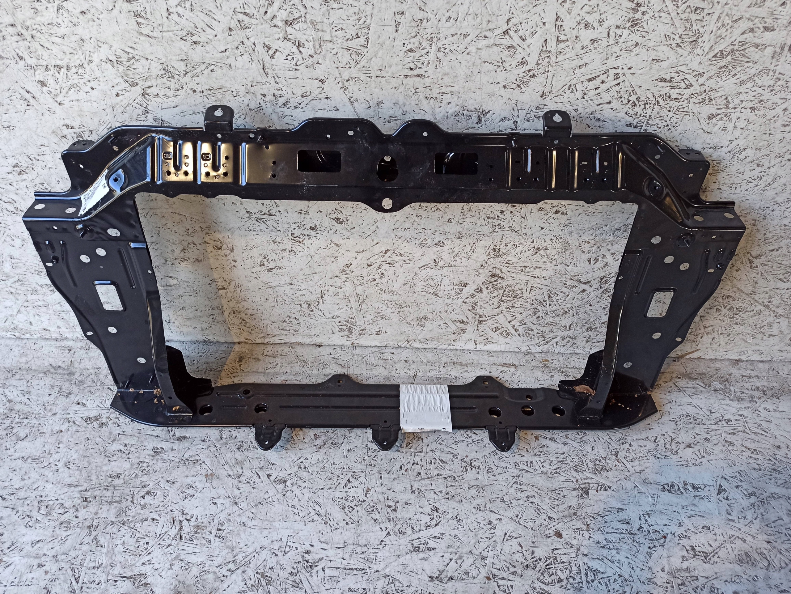 KIA VENGA 64101-1P000 NOWY PAS PRZEDNI WZMOCNIENIE