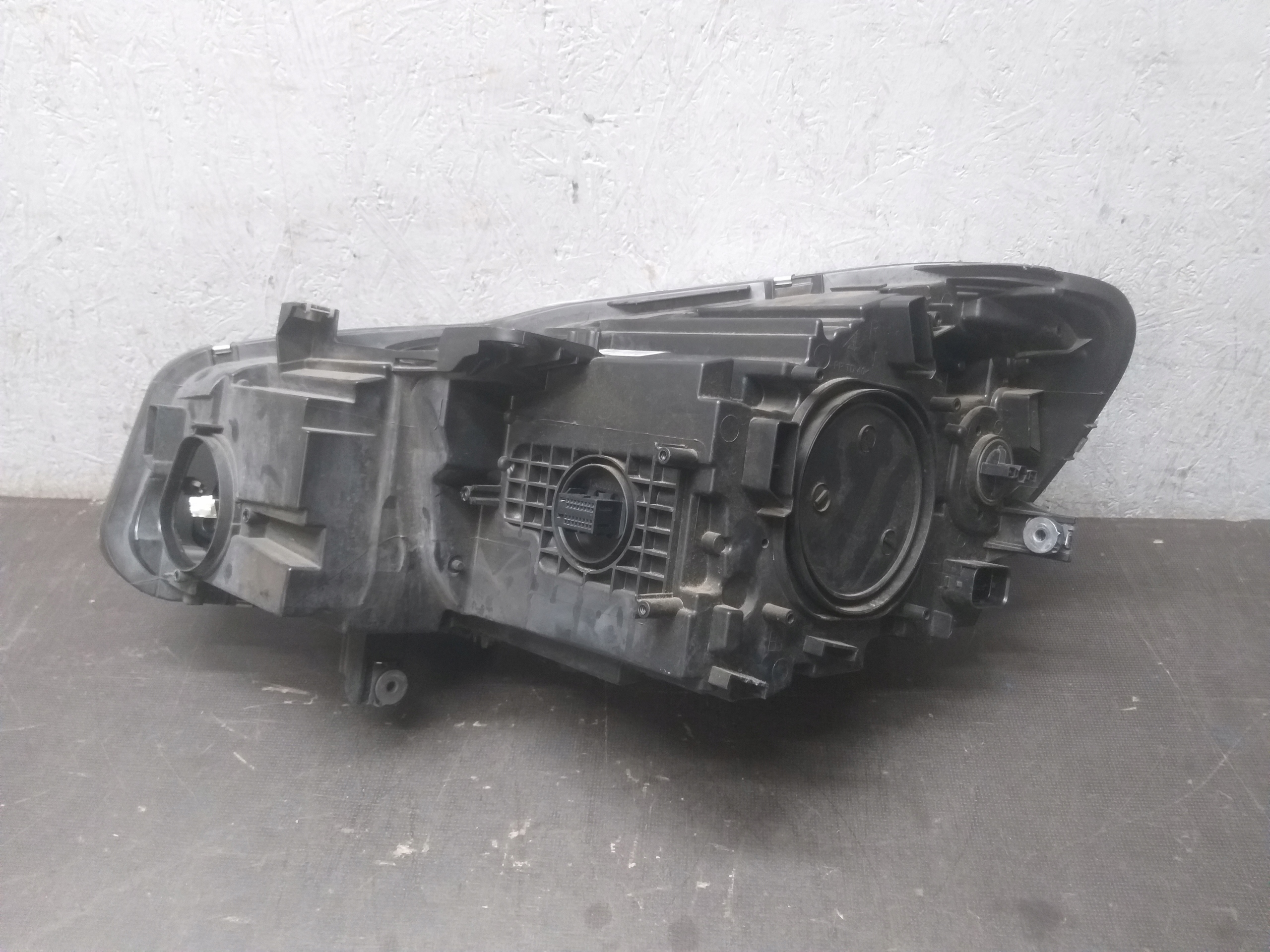 light front right BMW II 2 F45 F46 FULL LED 7214904-03