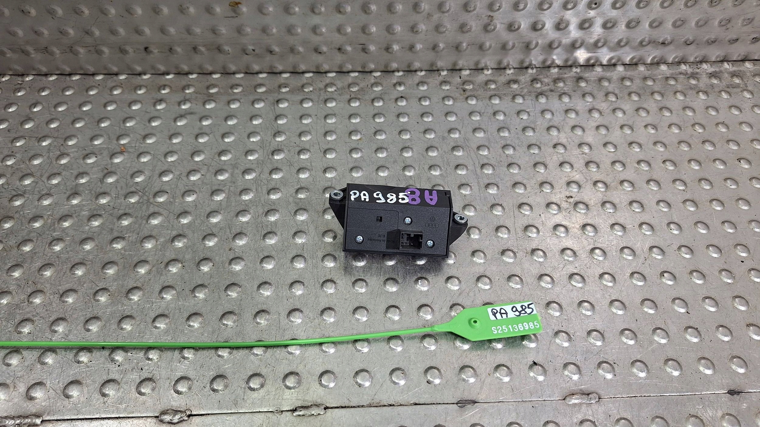 Schalter des Lenkrads 4H0953551B AUDI A8 D4 A6 C7 A7 4G
