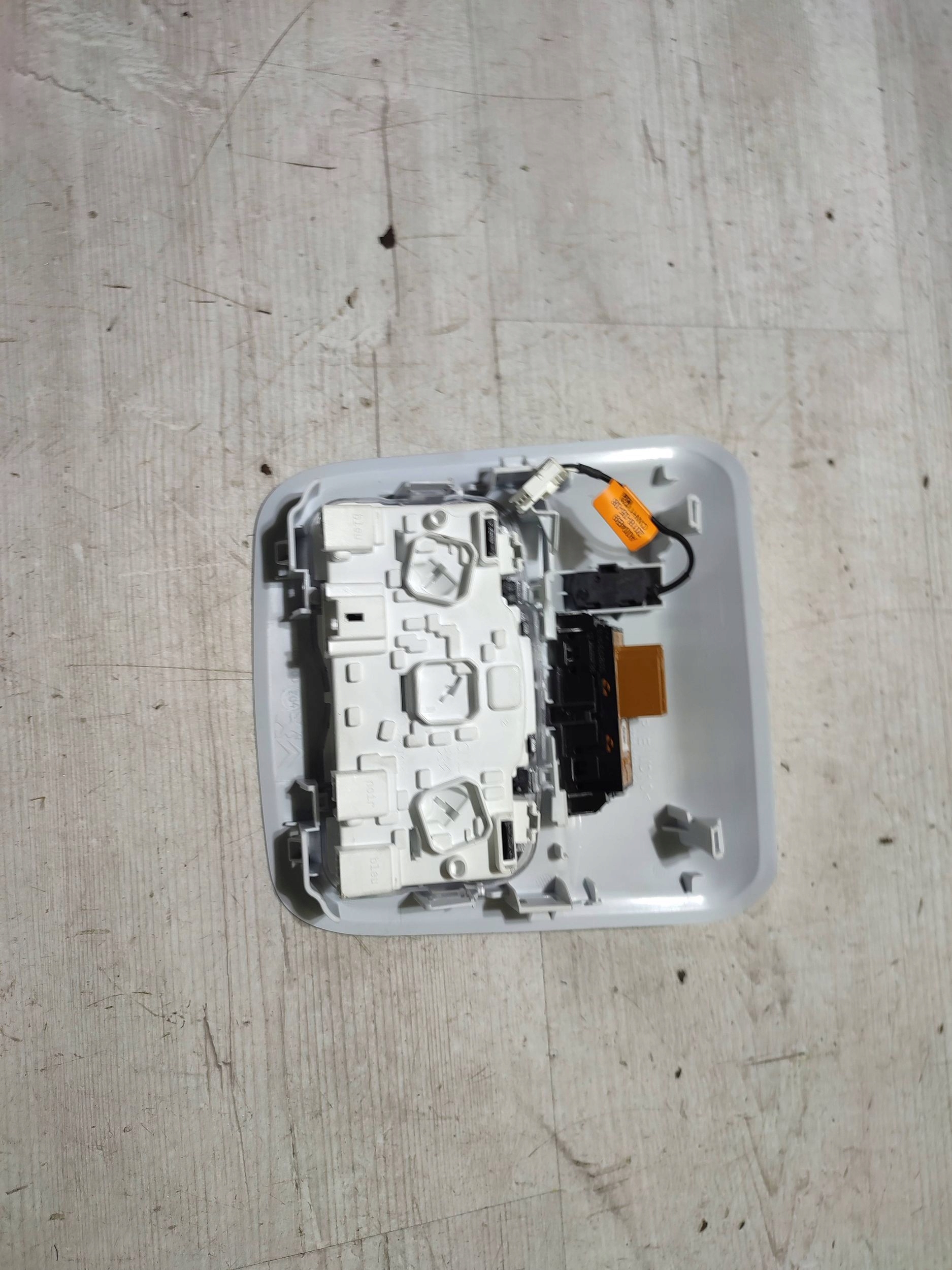 Peugeot 2008 and 2018 Oswietlenie cabs light