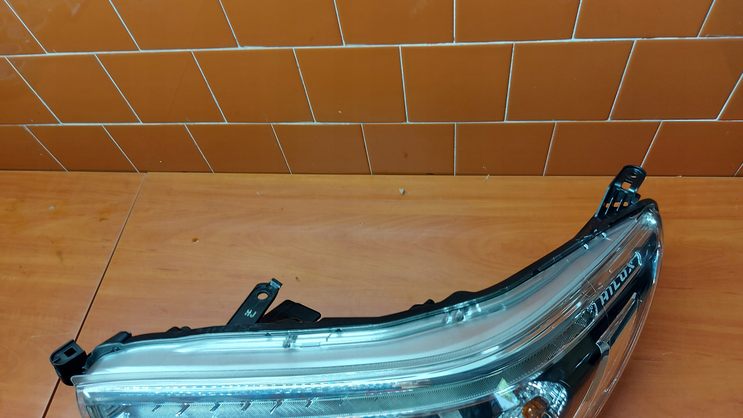 REFLEKTOR light left left front TOYOTA HILUX VIII 15-20
