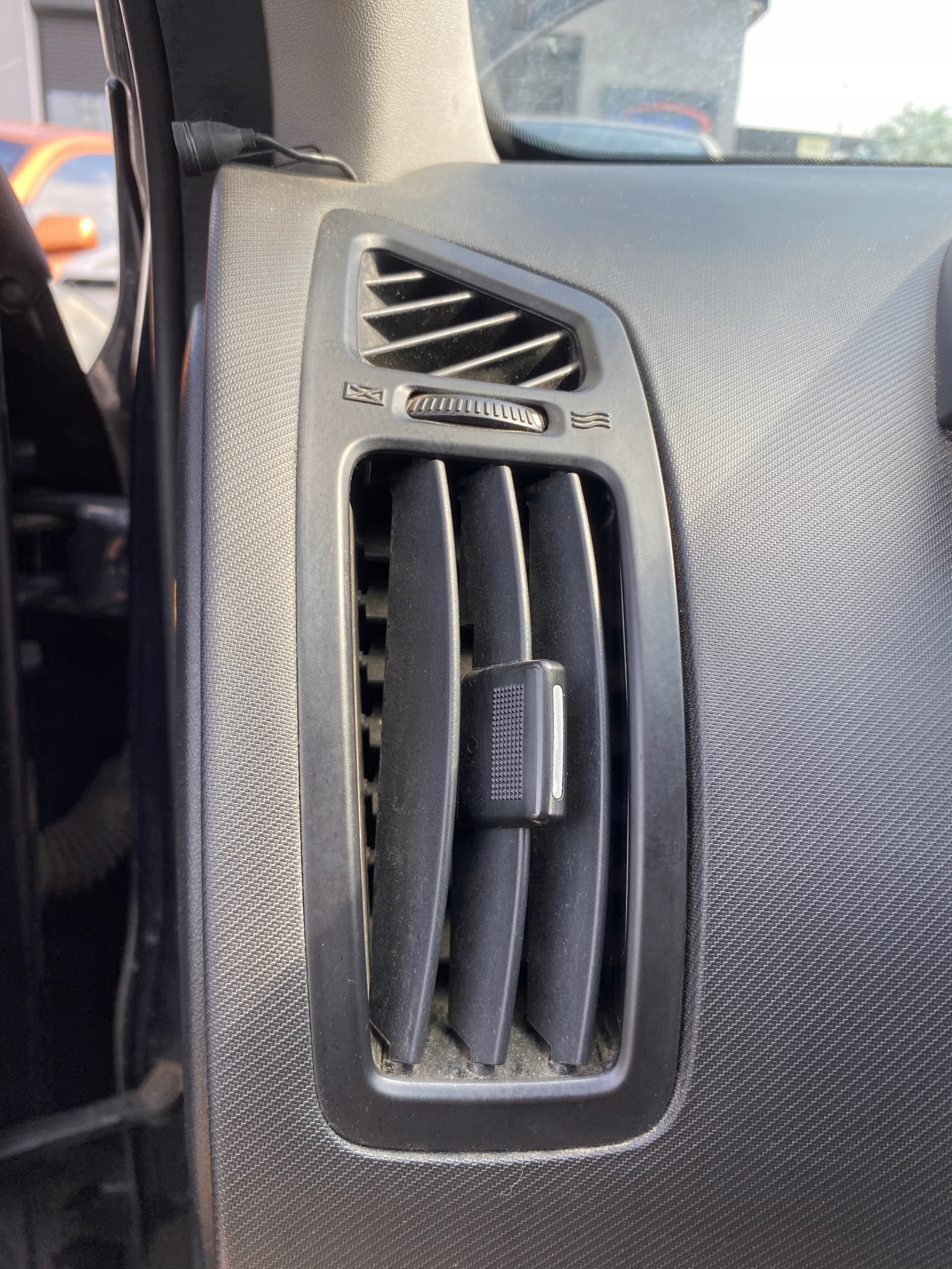 grid air conditioning devices air left driver´s Kia Ceed SW FL 06-12