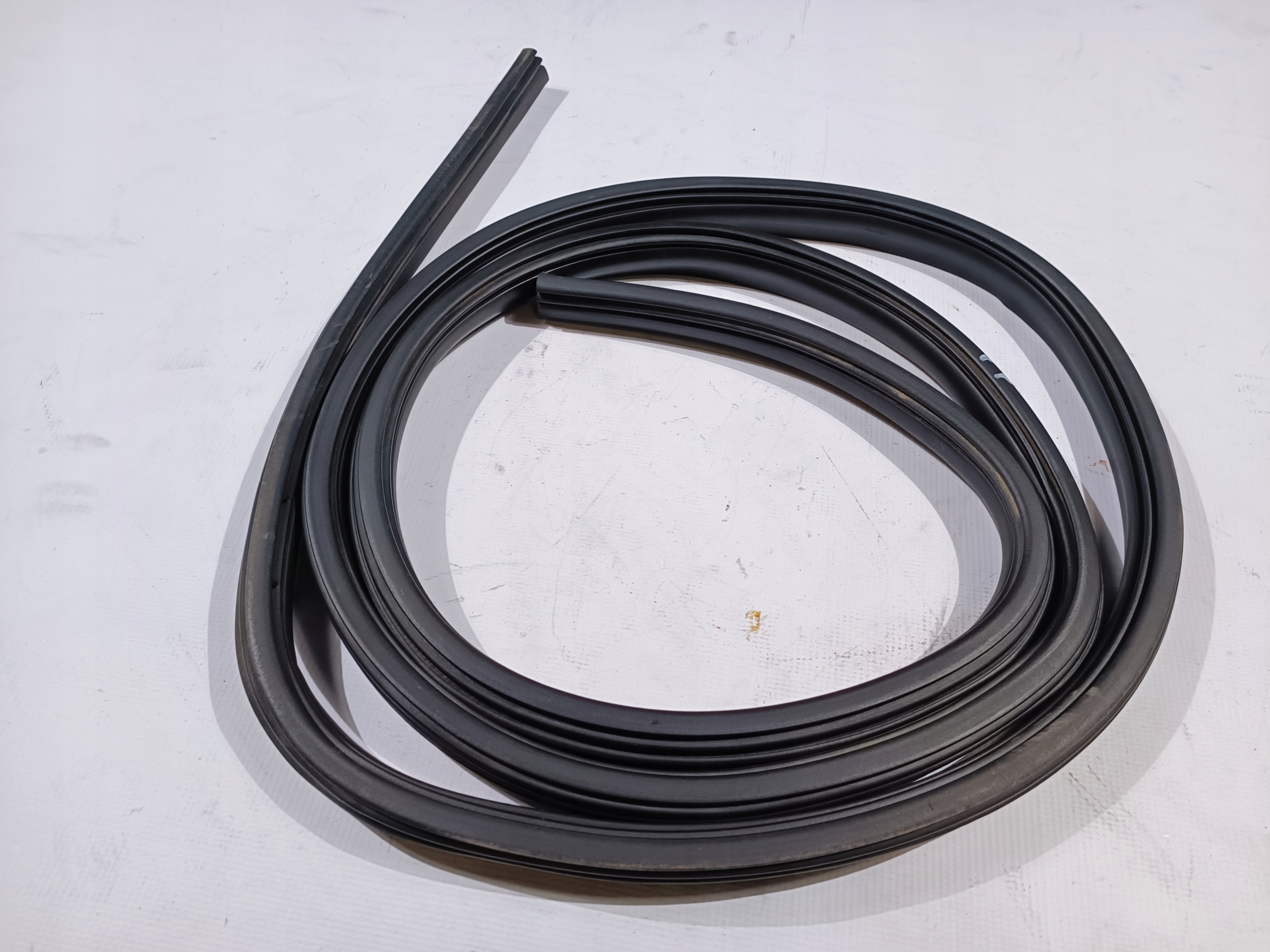 gasket door right front Ford F150 2009-2014