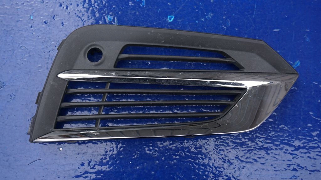 VOLVO XC60 II grid spoiler of a bumper front right