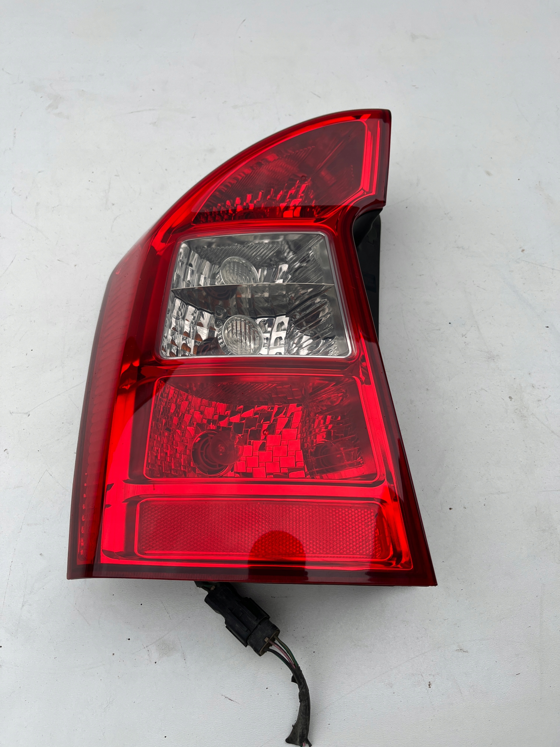 light left rear part KIA Carens III 06-12r.