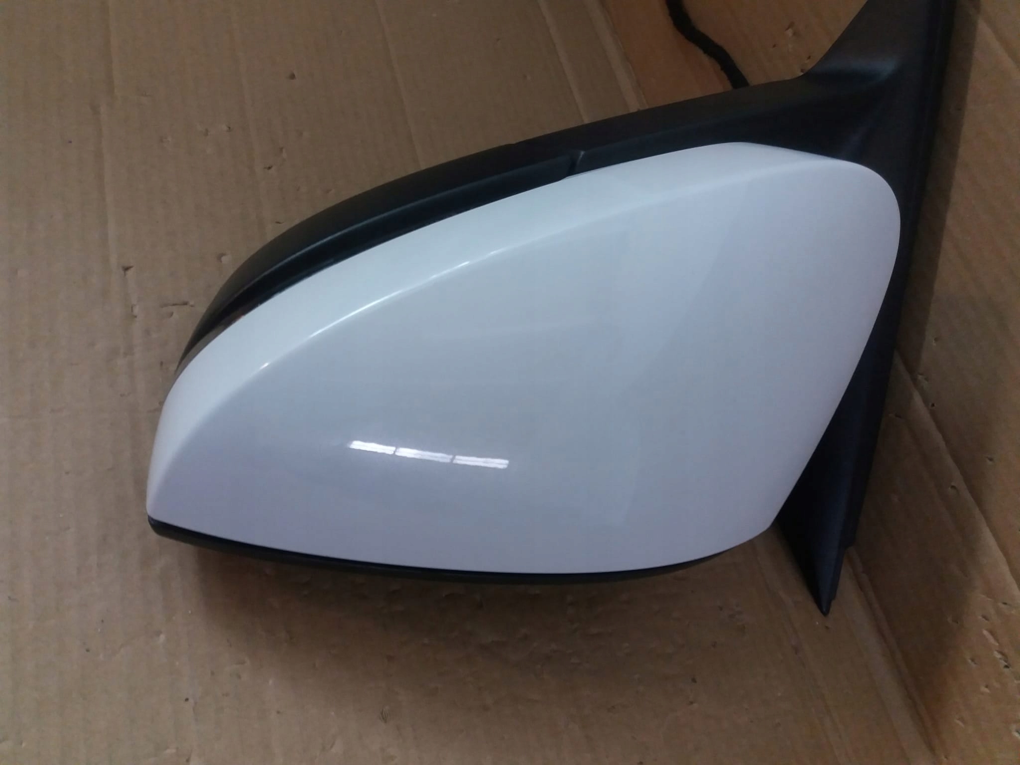 SKODA KODIAQ LUSTERKO LEWE SKŁADANE 9 PIN EUROPA Kolor biały