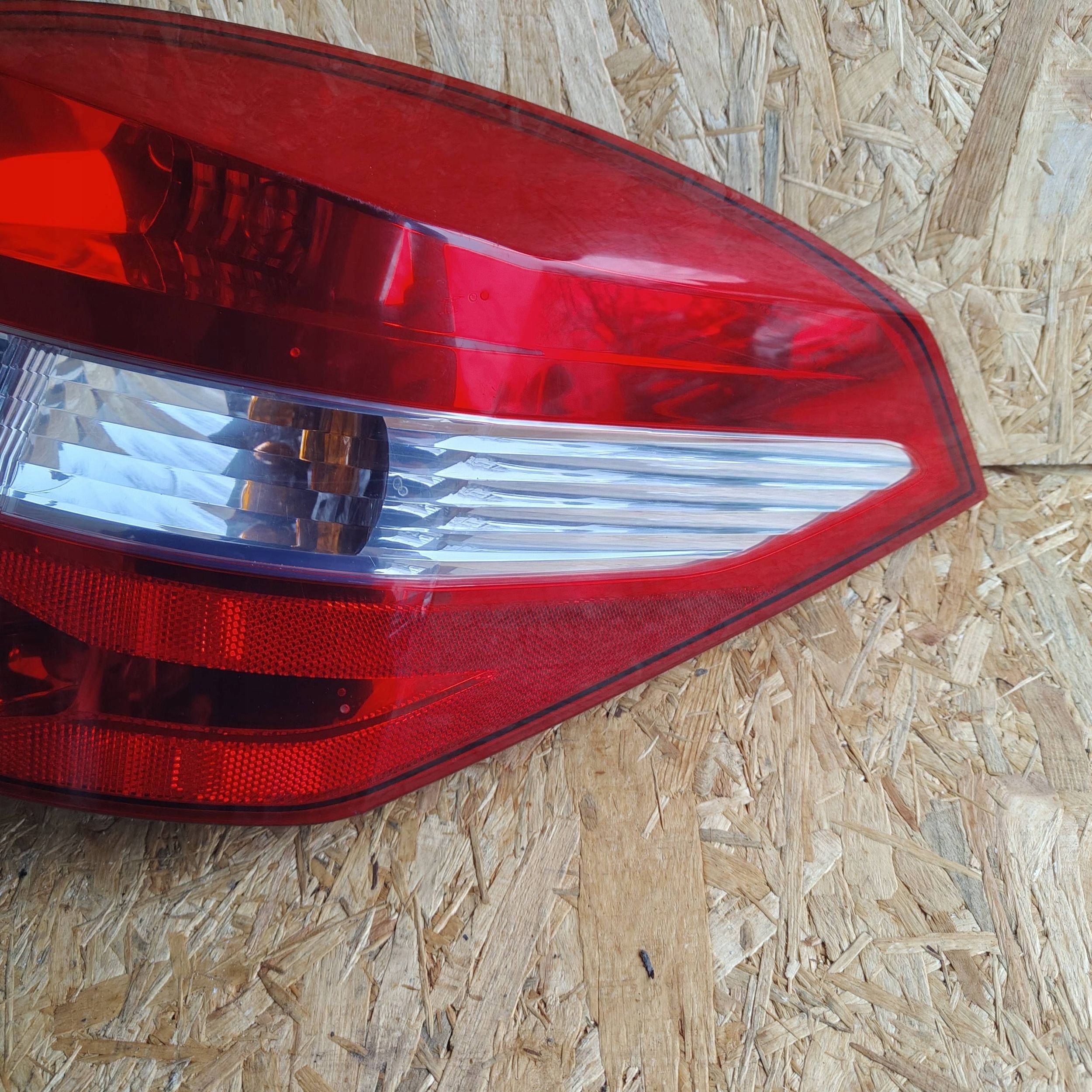 light rear rear part side right Renault Laguna III 265500002R