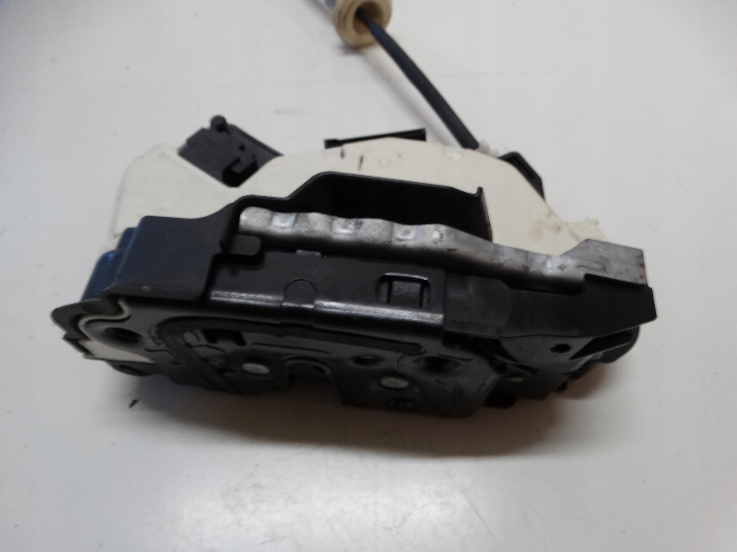lock door right front VW GOLF VI 7PIN 5K1837016B