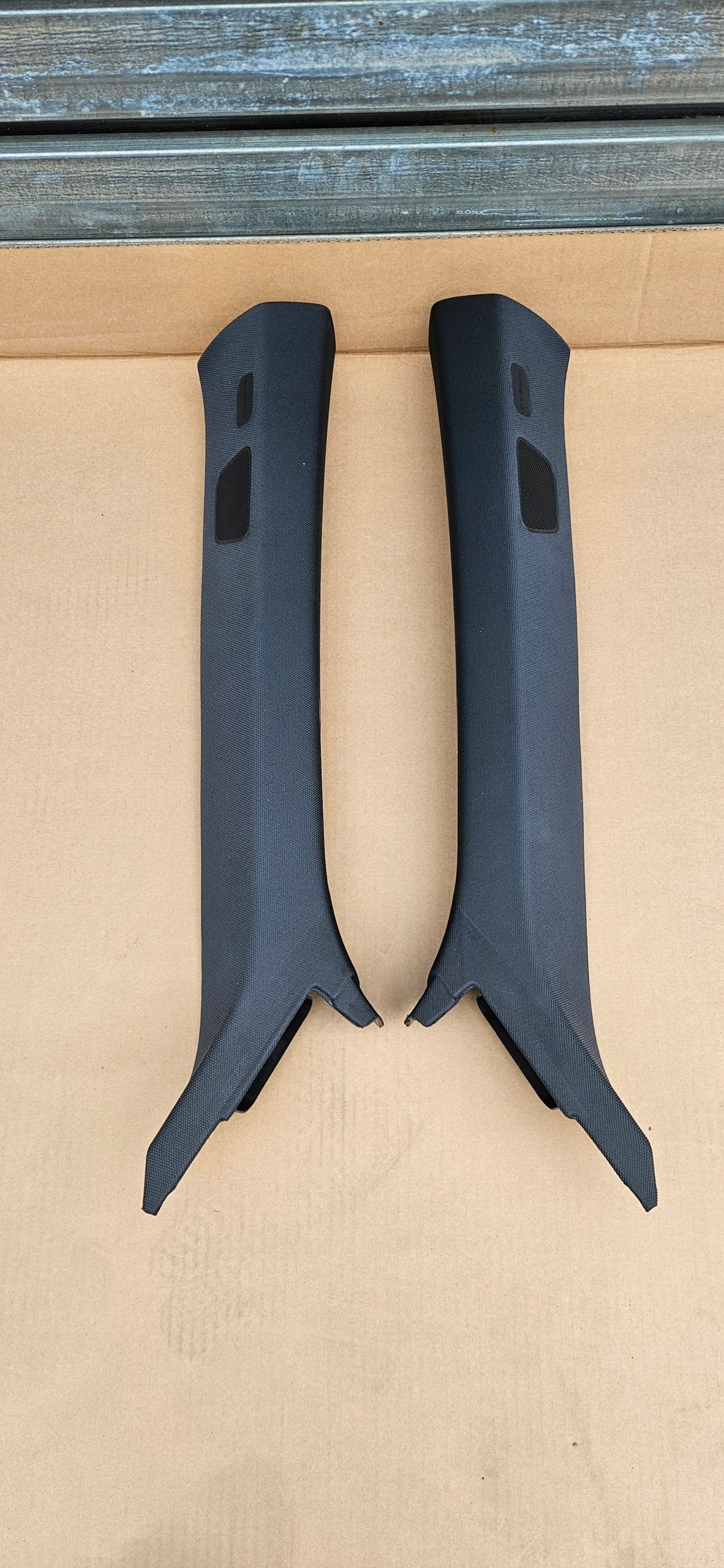 AUDI E-TRON 4KE OSŁONA TAPICERKA SŁUPKA CZARNA PRAWA 4KE867234A