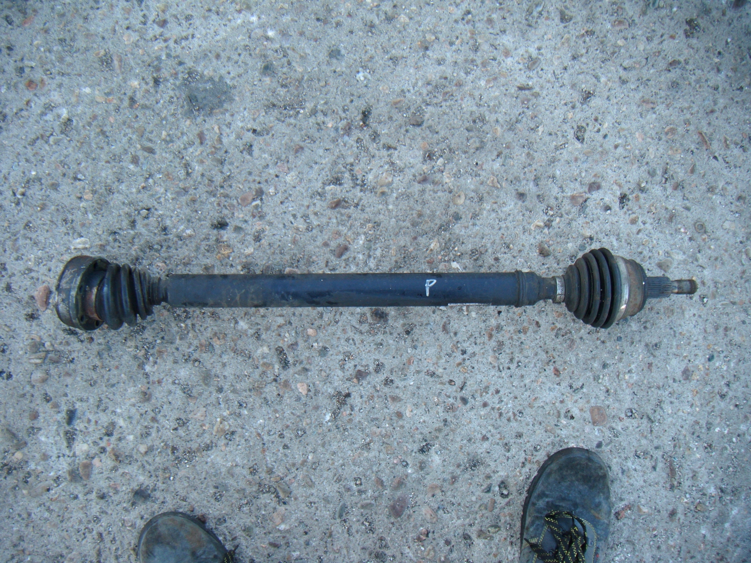 VW GOLF IV 4 97-06 1.4 PÓŁOŚ PRAWA 1J0407272AP