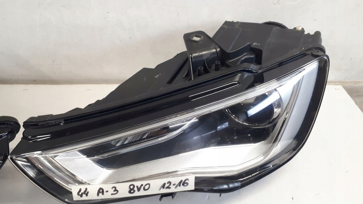 AUDI A3 2012-2016 REFLEKTOR LAMPA LEWA PRAWA Typ samochodu Samochody osobowe