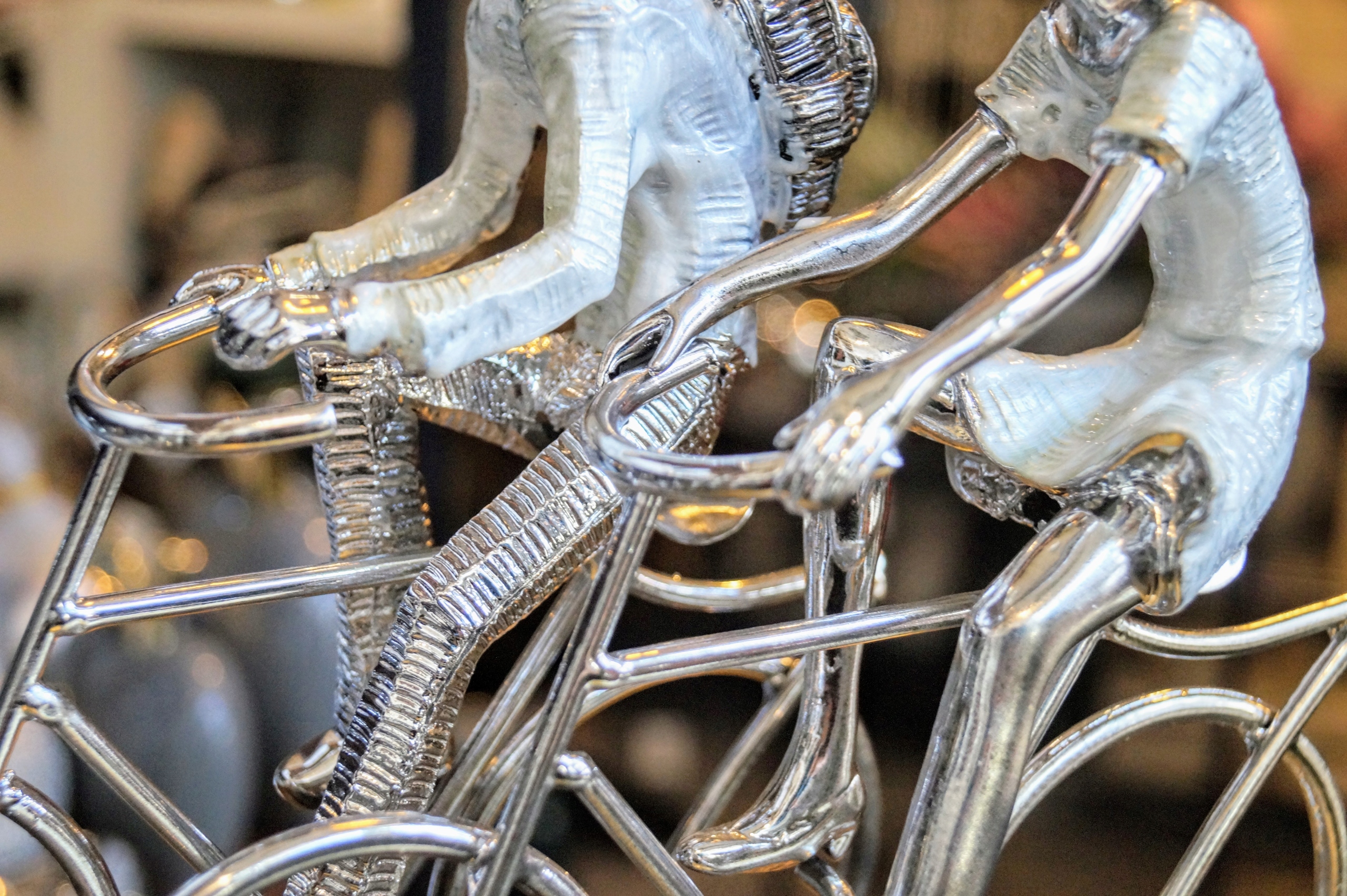 FIGURKA RZEŹBA PARA NA ROWERACH KOLARZE EAN (GTIN) 5902663265190