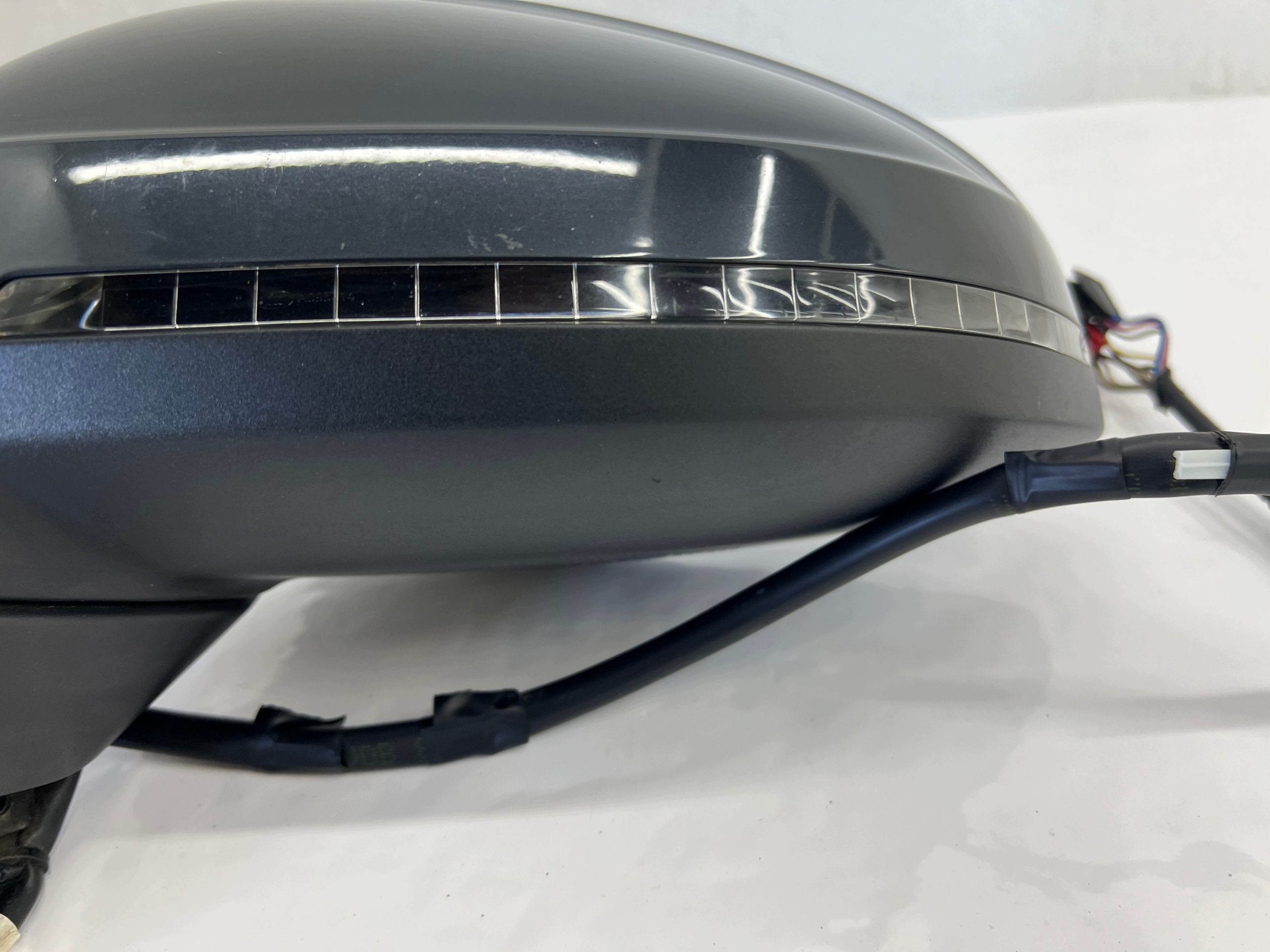 AUDI A4 B9 8W mirror left 14 vertical W colour LX7L EUROPA