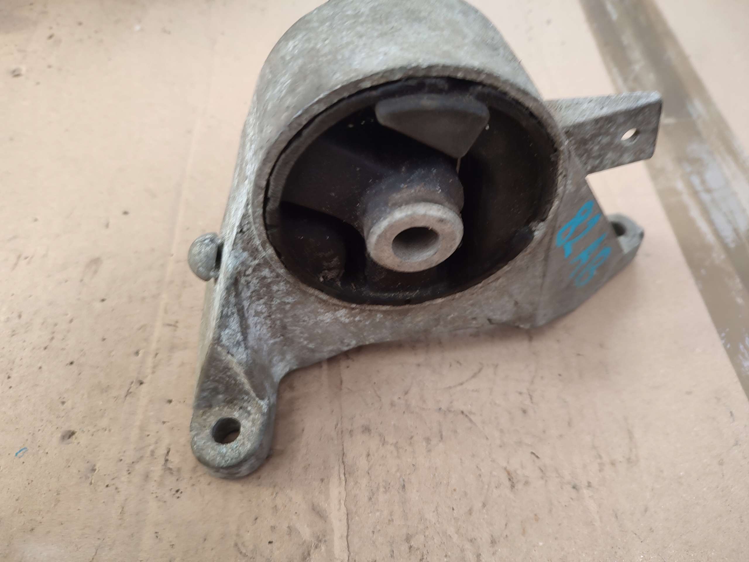 gearbox mounting Opel Vectra C 3.2