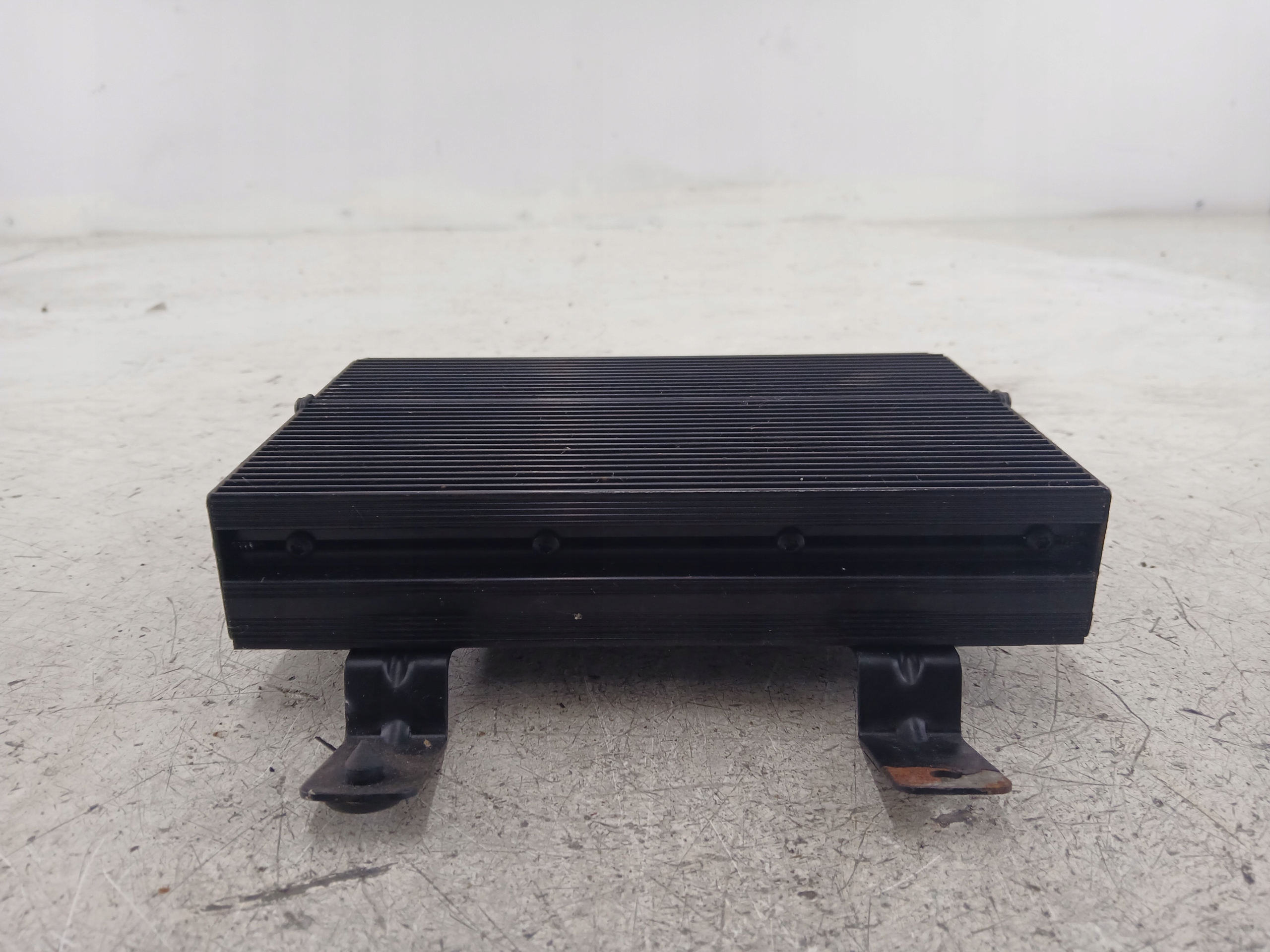 JEEP CHEROKEE XJ amplifier RADIA 56007653AC