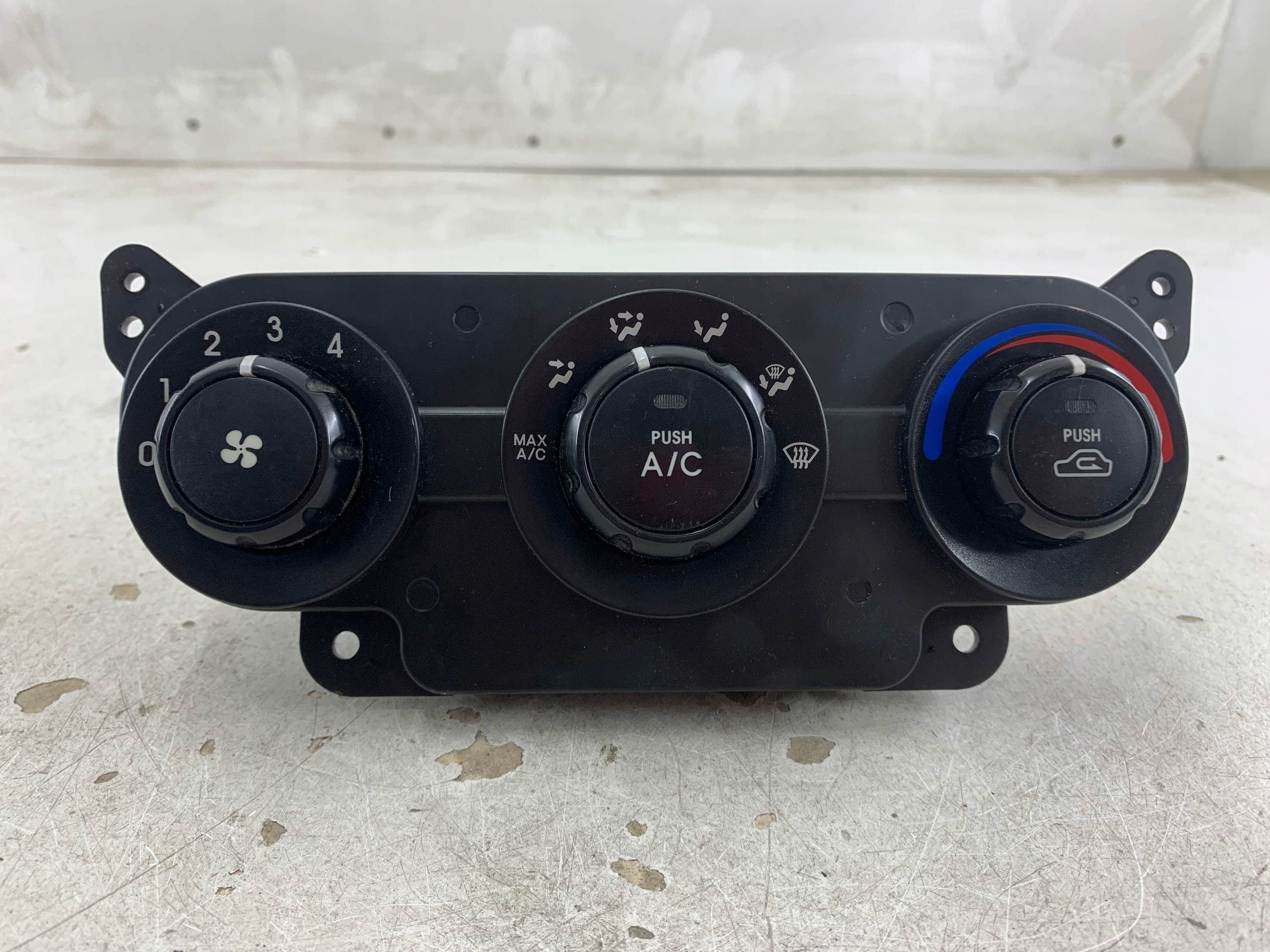 KIA CERATO e COMANDI CLIMA 97250-2F000