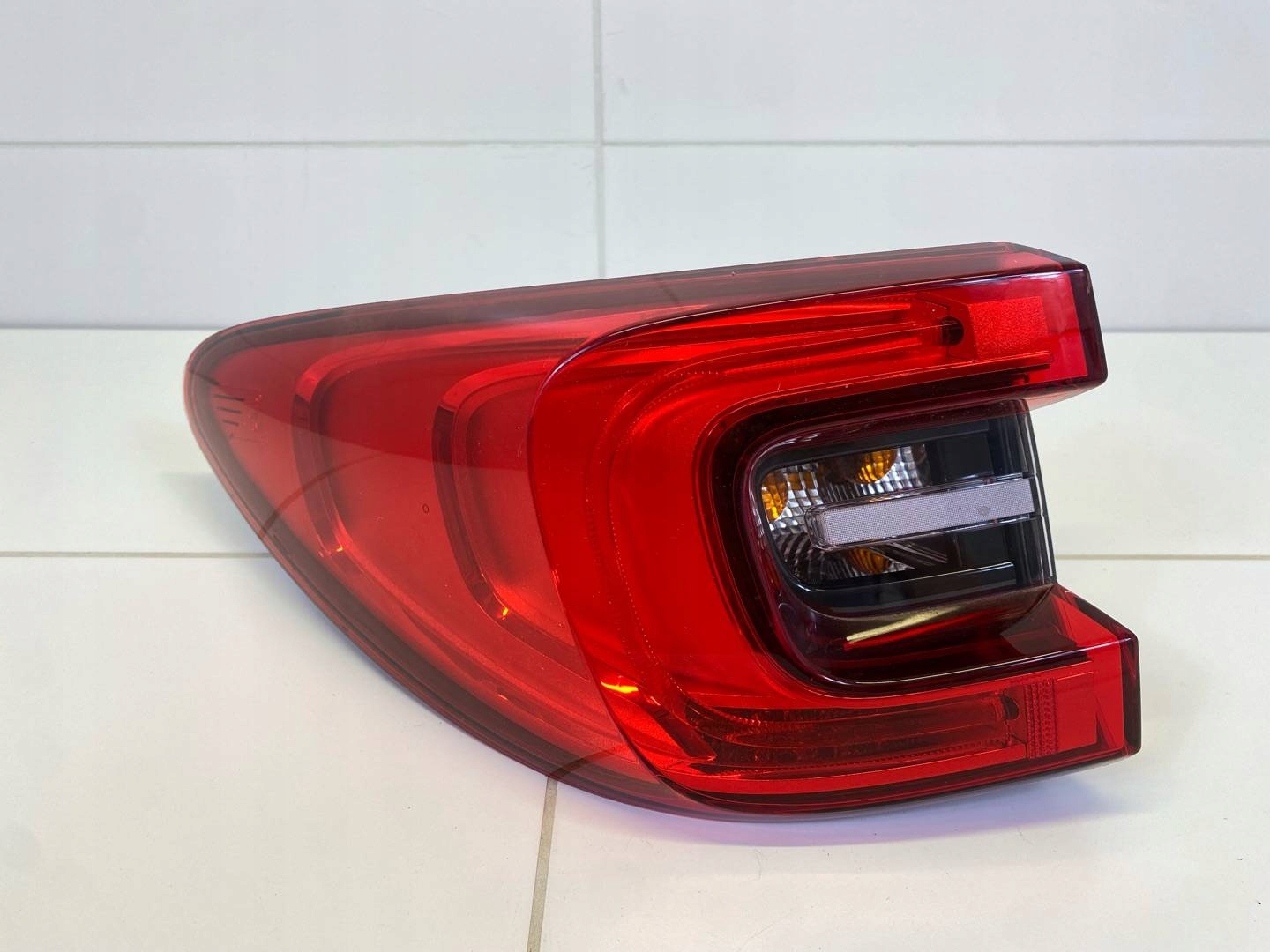 light rear left side Renault Kadjar 2018 255552478R