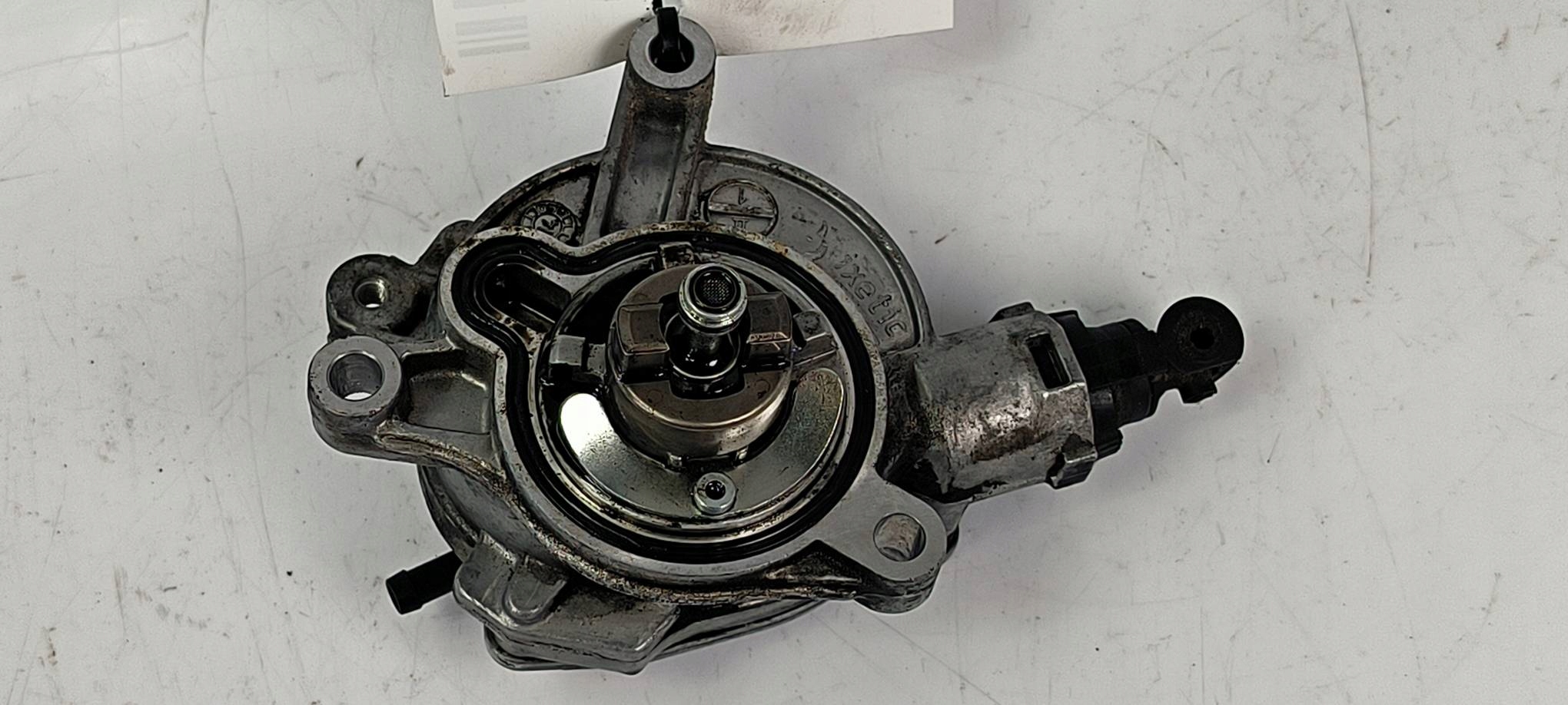 pump VACUM VOLVO V60