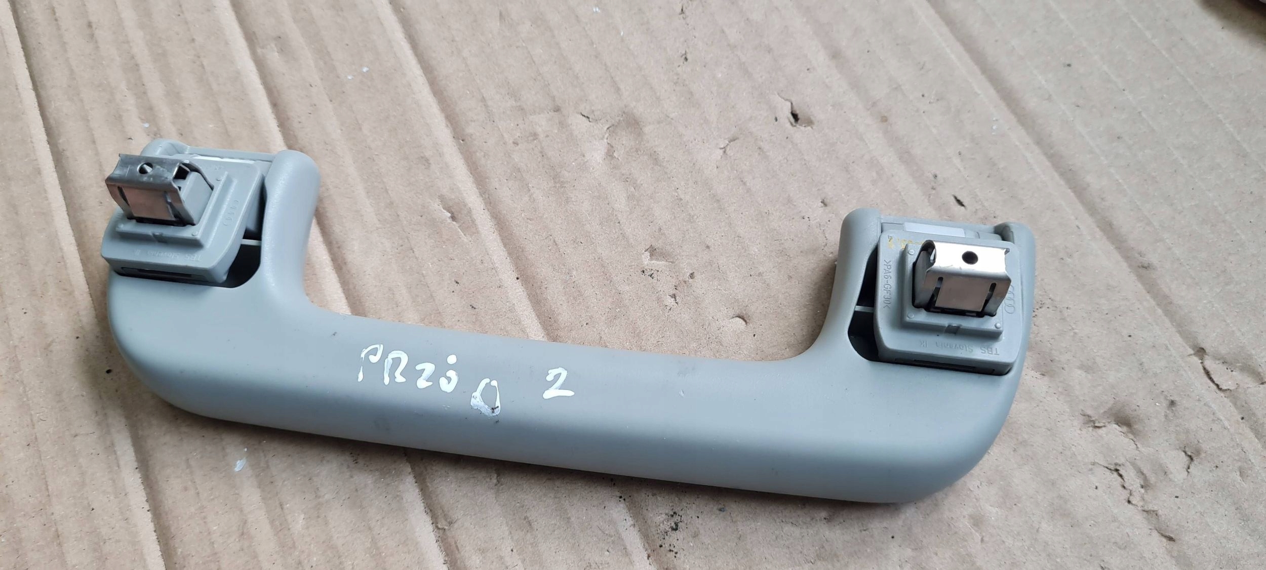 A4 B9 8W handle bracket of the roof left right front 4M0857607 A5 8W