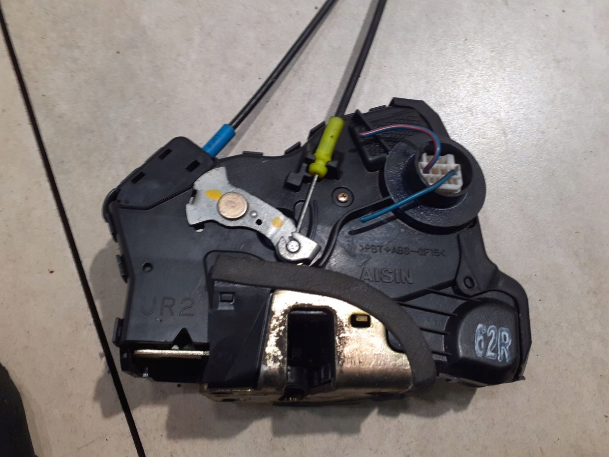 lock door handle right front TOYOTA AVENSIS T25 2.0 D4D 2 PIN