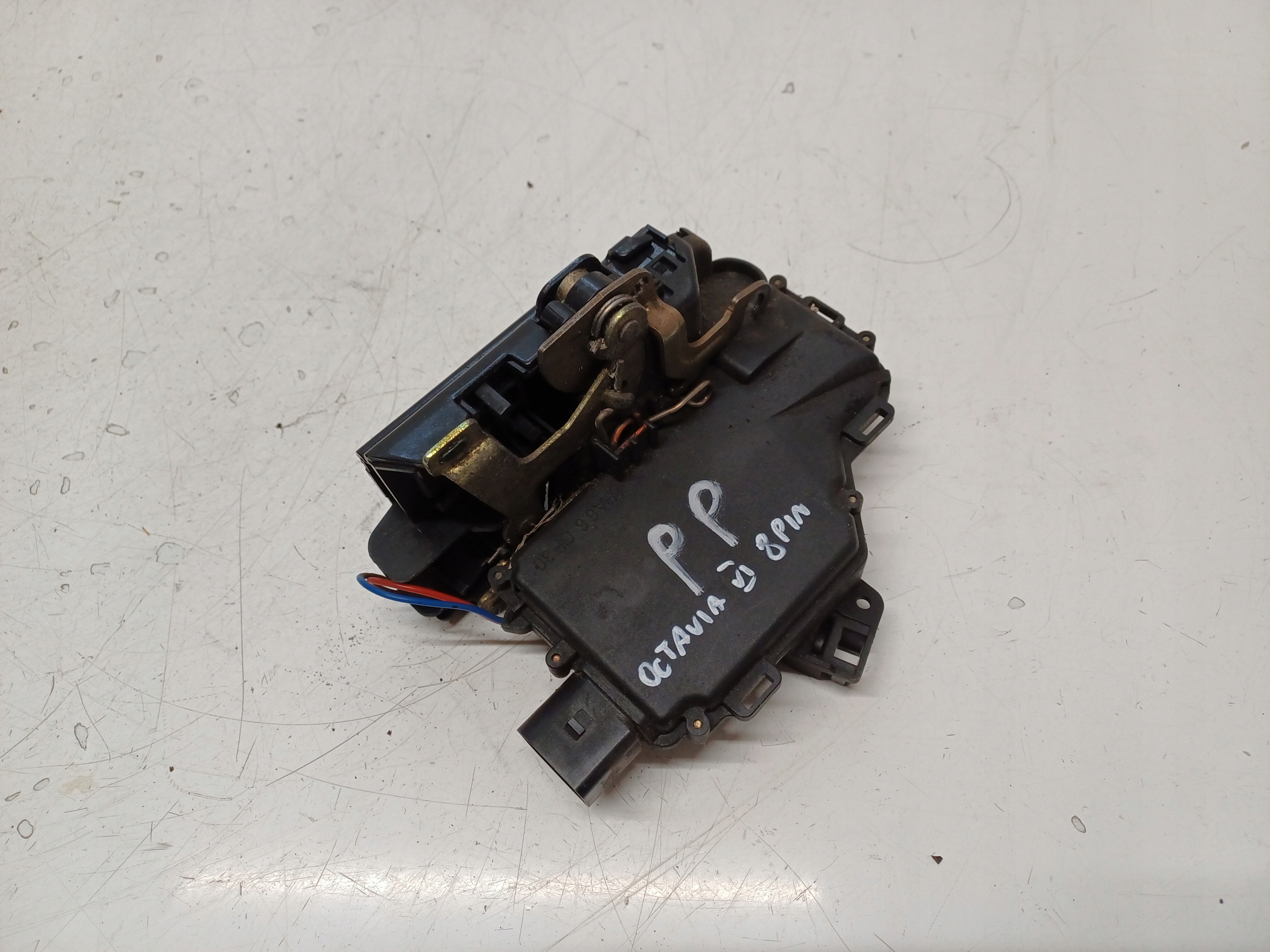 SKODA OCTAVIA 1 I 96- ZAMEK PRAWY PRZÓD 8PIN