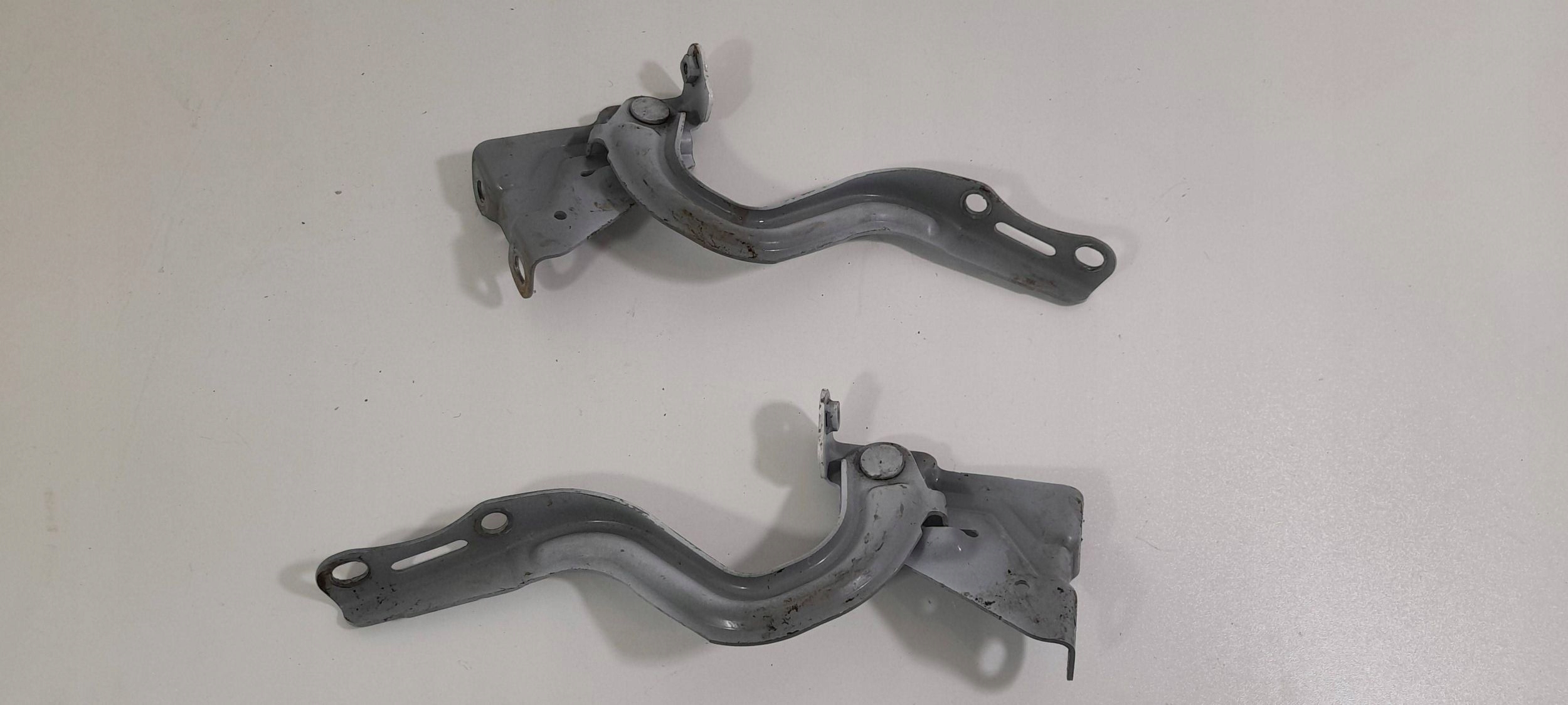 Toyota Aygo X 2024r biale Cerniere cofano (X5)