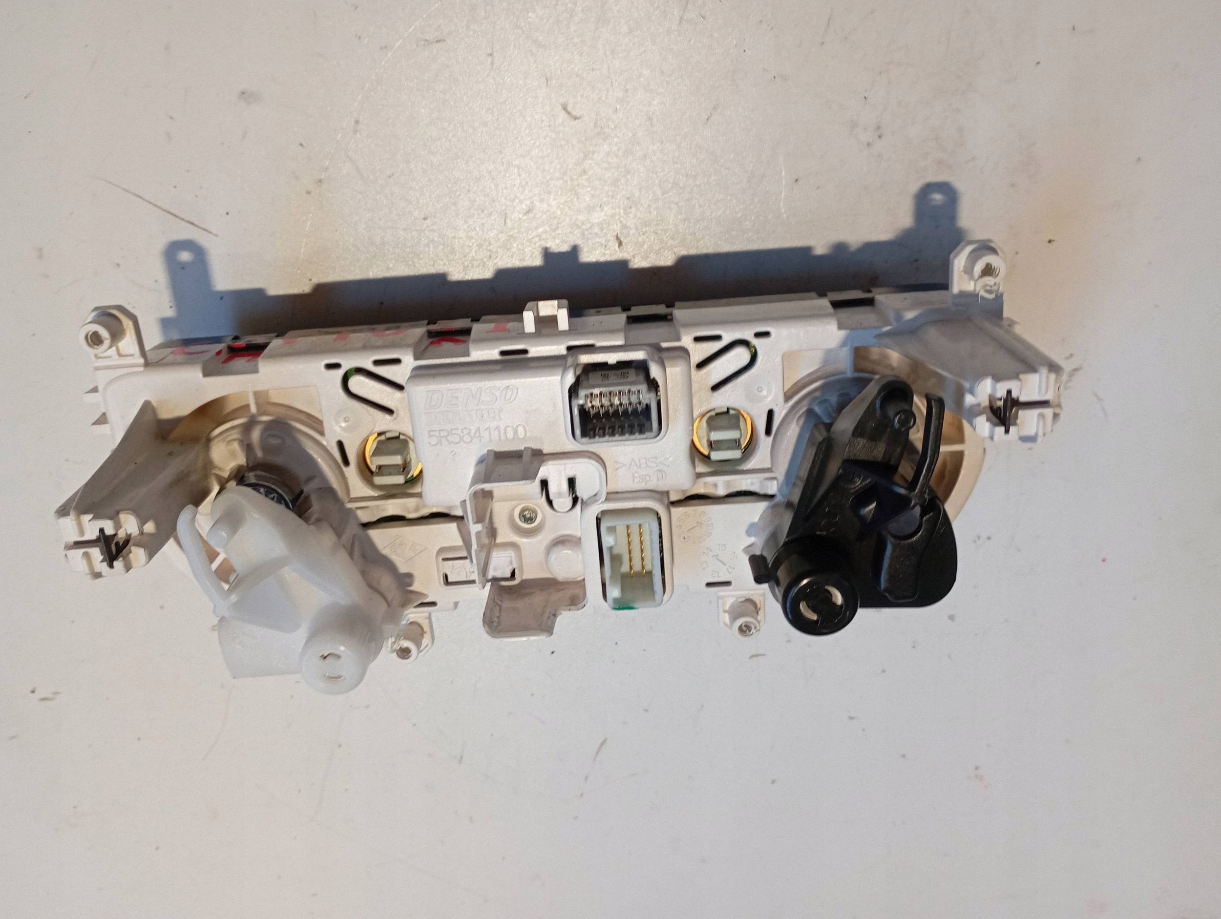 air conditioning control panel RENAULT CAPTUR and 5R5841100
