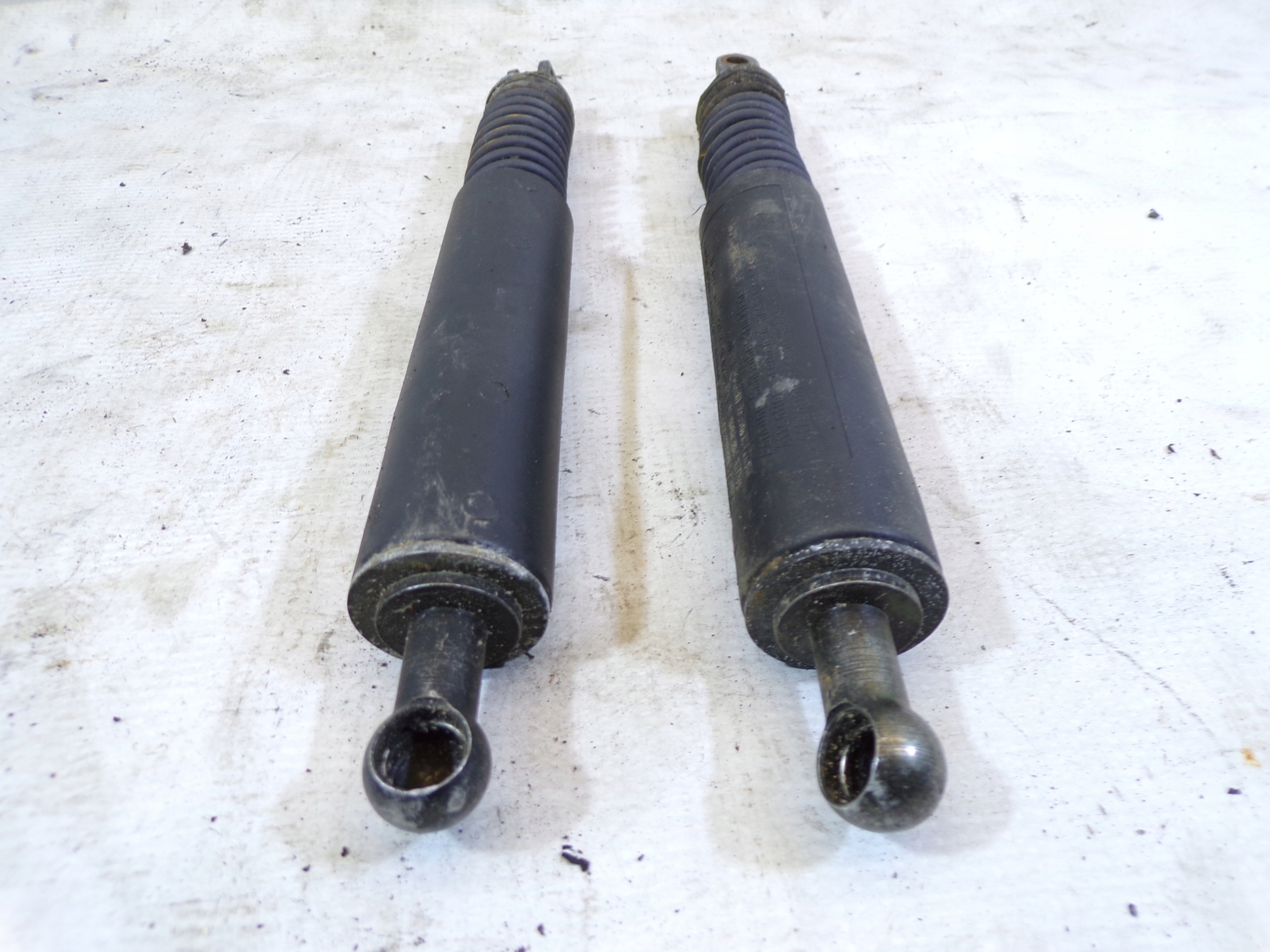 Dämpfer SILOWNIKI hinten heckklappe BMW E39 51.24-8 220072