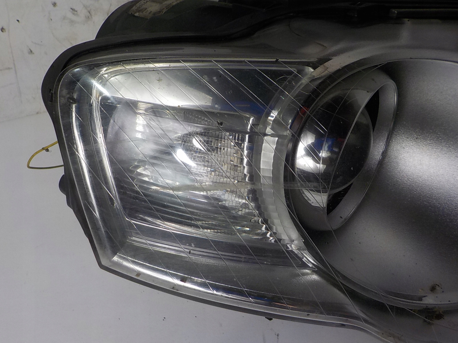 VOLKSWAGEN PASSAT B6 light right front front UK