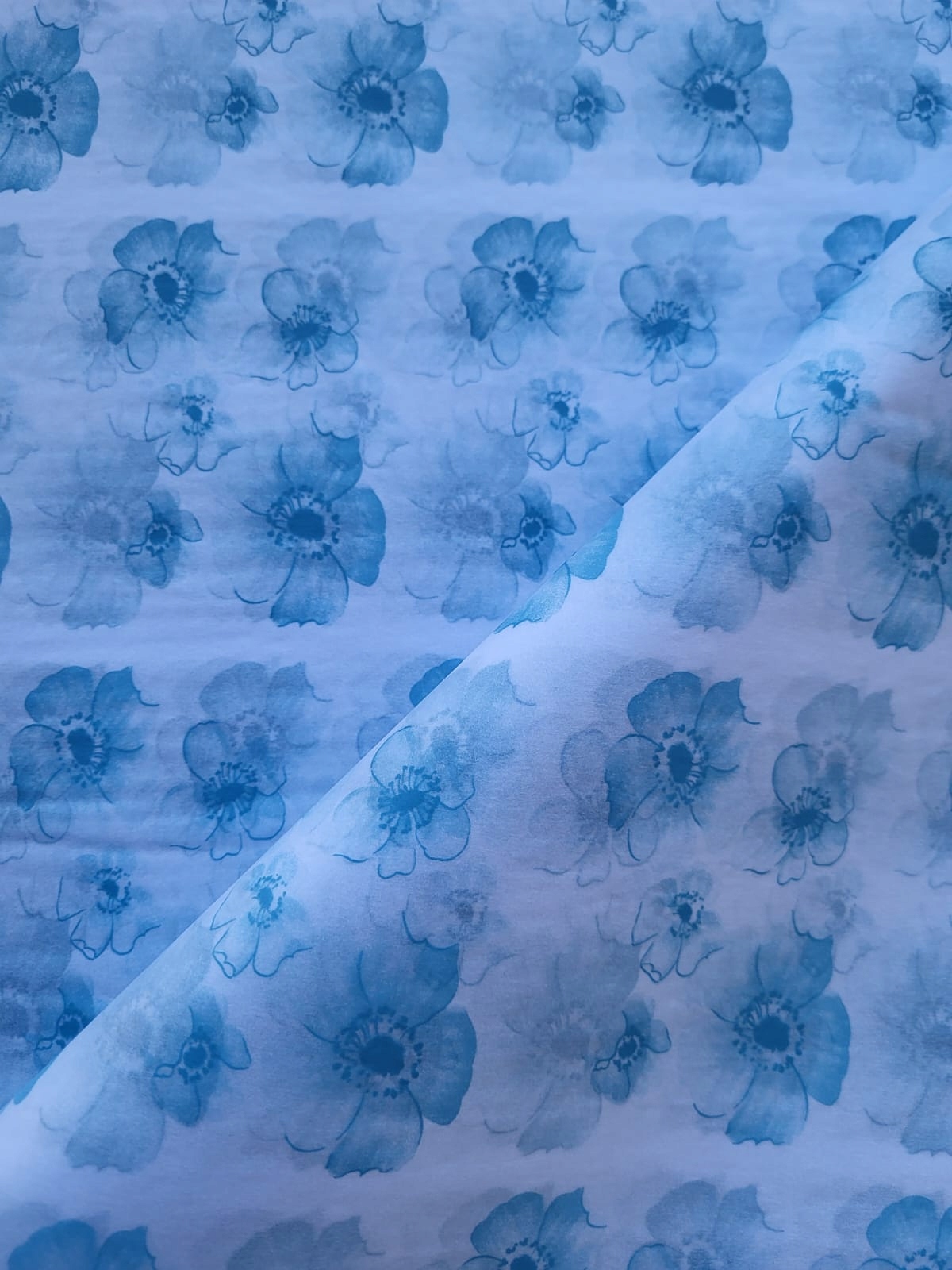 Modré květy polopergamenu – 240 listů – 50 x 75 cm