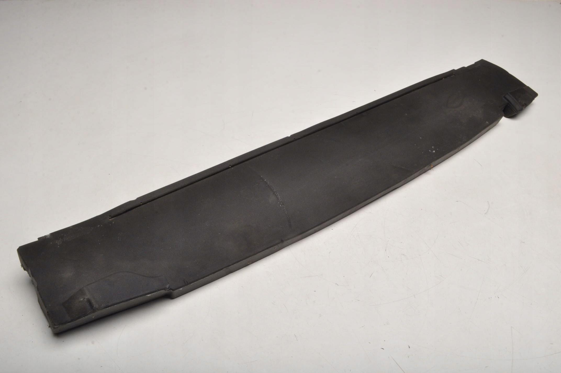 VOLVO XC60 II WYGŁUSZENIE POD PRZEDNI PAS 32219313