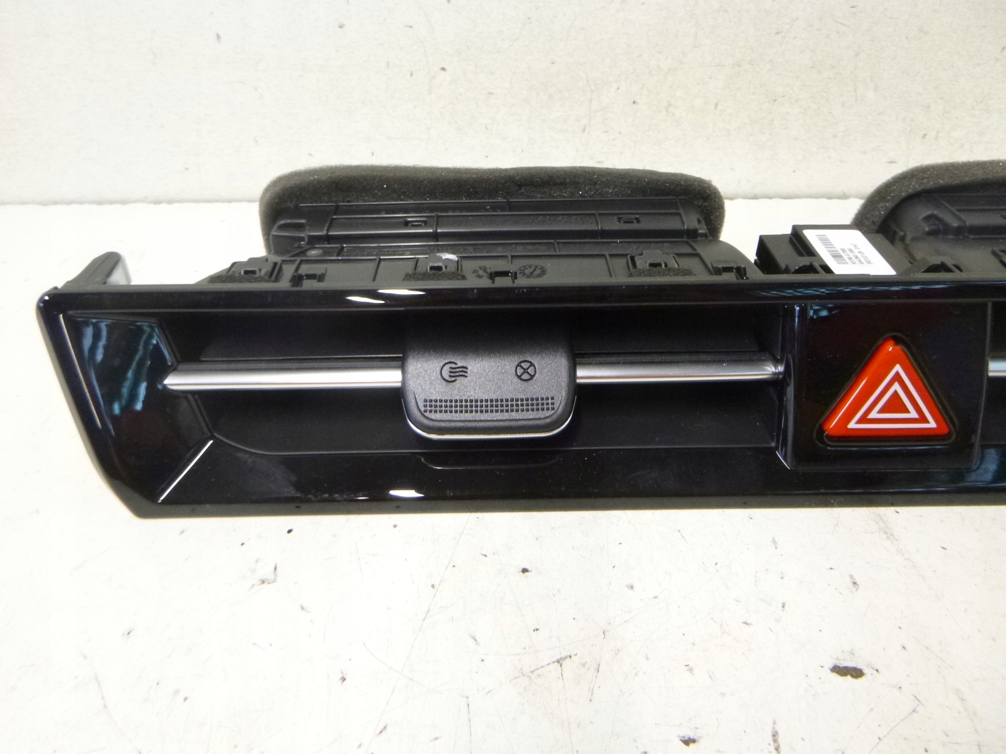 grid air conditioning devices central Kia Niro II 22r. switch of warning lights