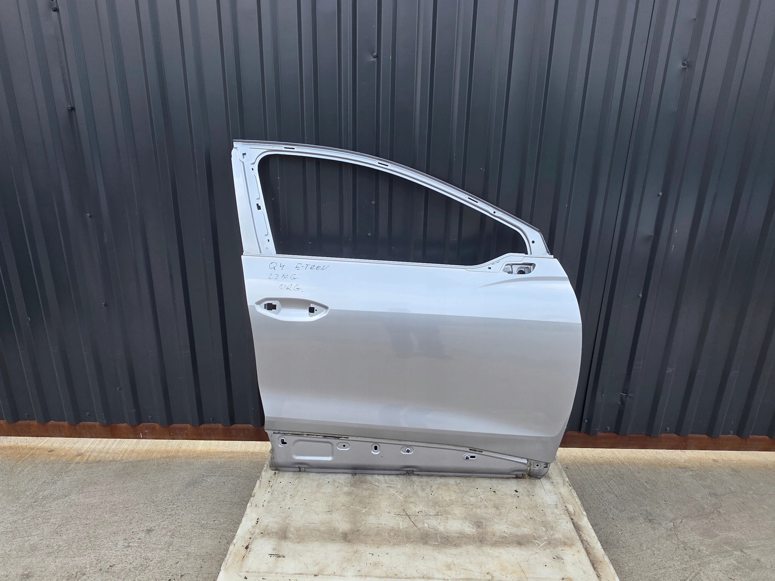 door right front AUDI Q4 E-TRON SPORTBACK LZ7G original !!!