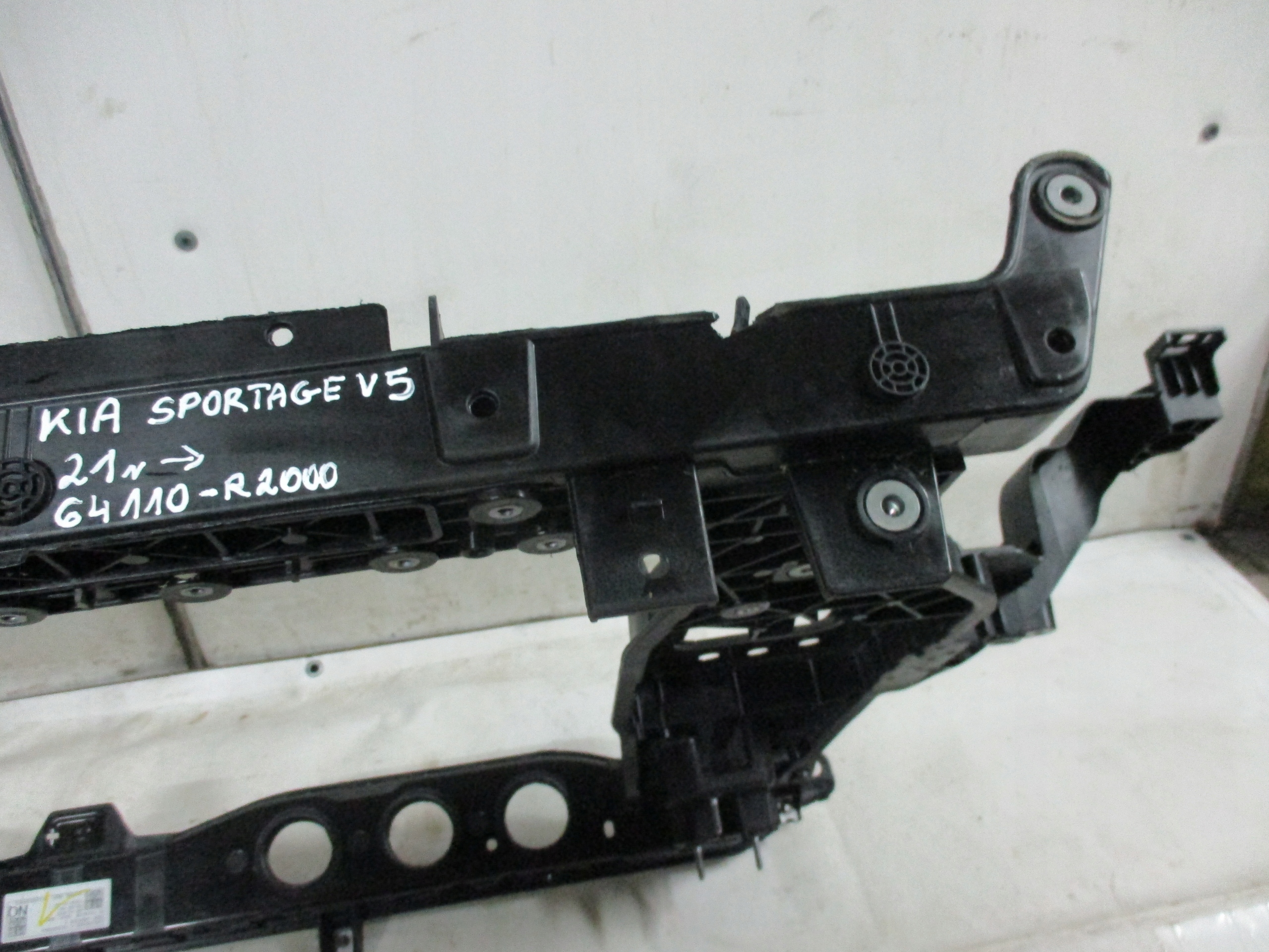 bar, wall front Kia Sportage 5 V 21r- 64110-R2000
