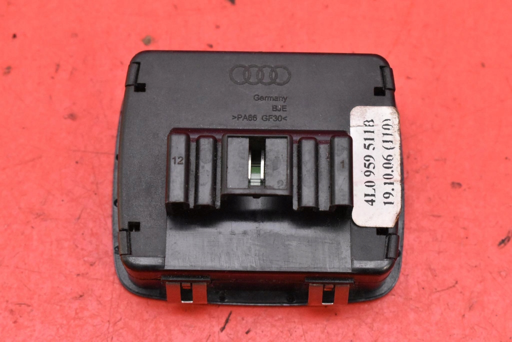 switch button OBNIZANIA boot 4L0959511B AUDI Q7 4L 05-09